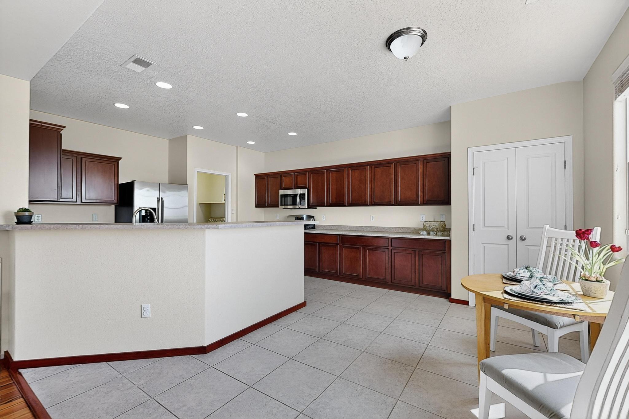 3820 BUCKSKIN Loop NE