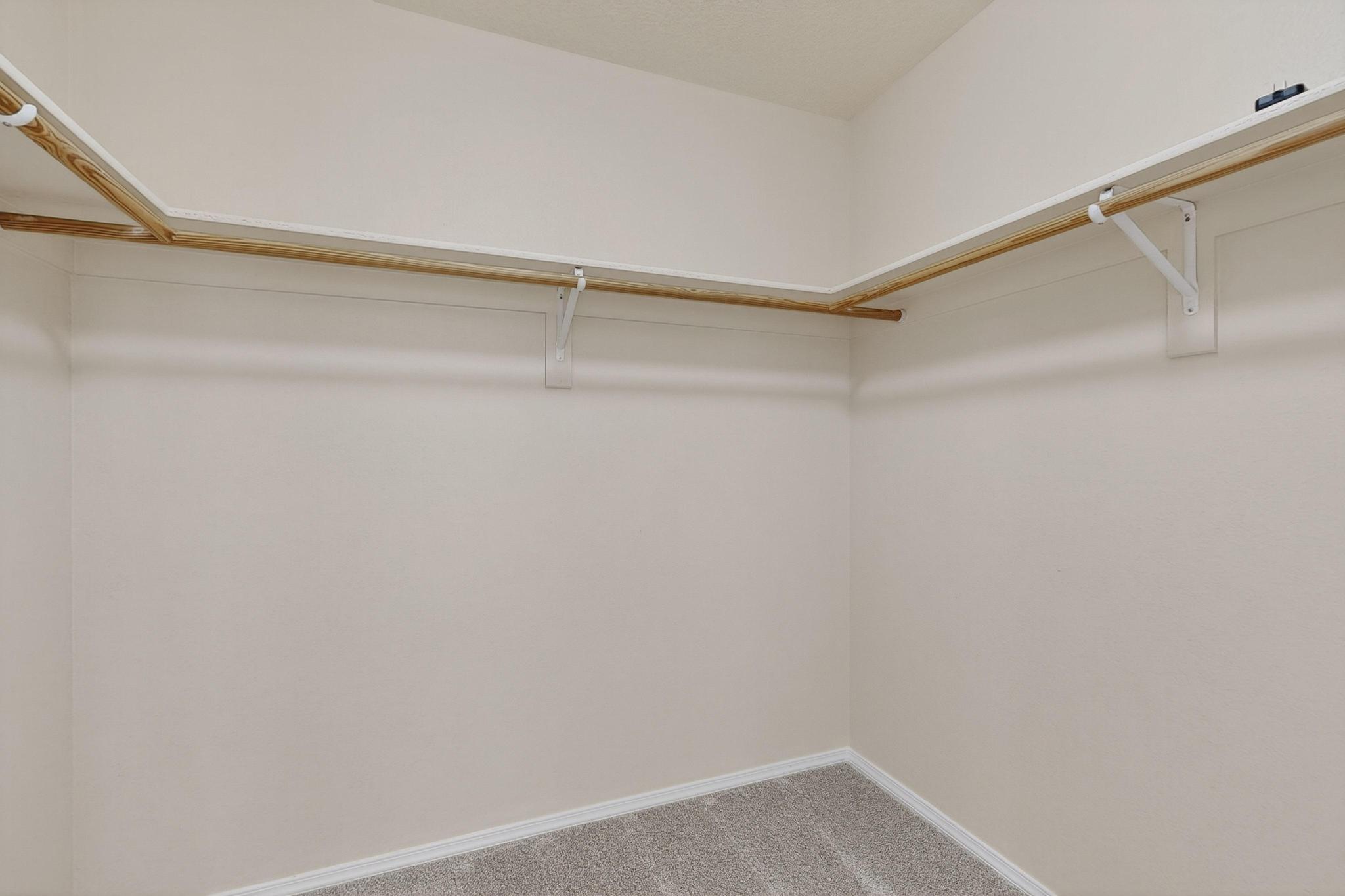 3820 BUCKSKIN Loop NE