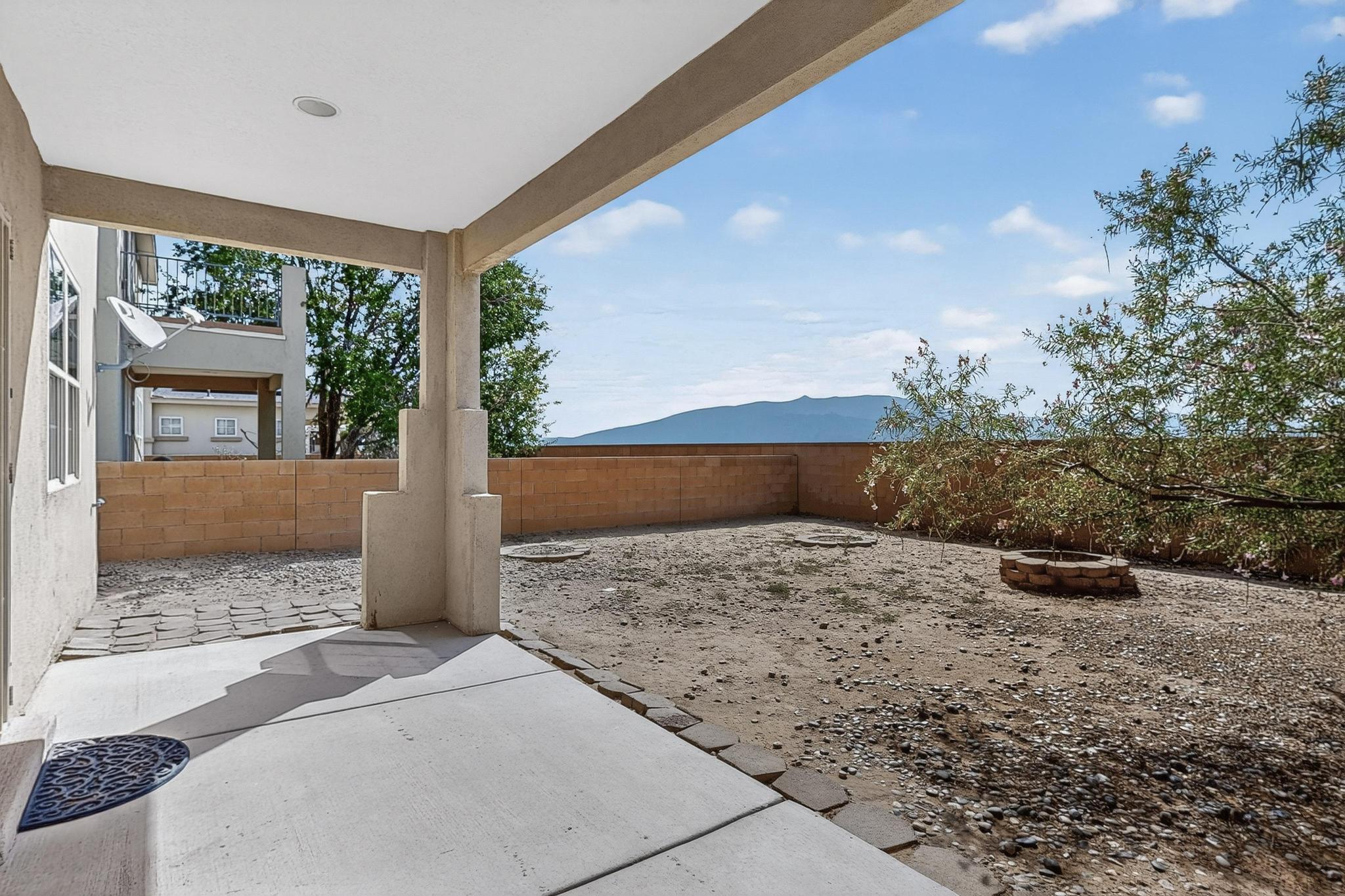 3820 BUCKSKIN Loop NE