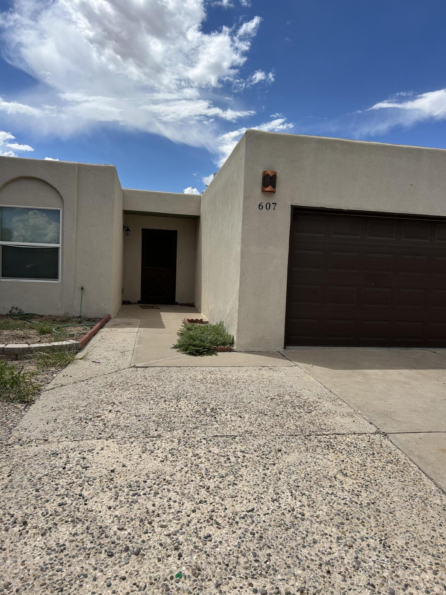 607 SANDIA VISTA Court SE