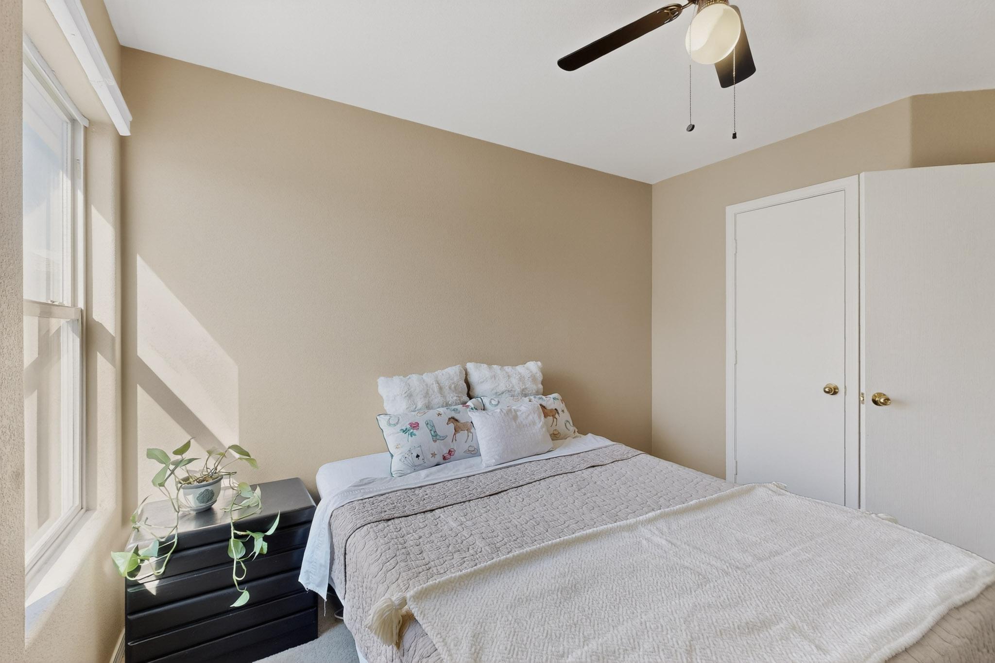 5515 Valle Alegre Way NW