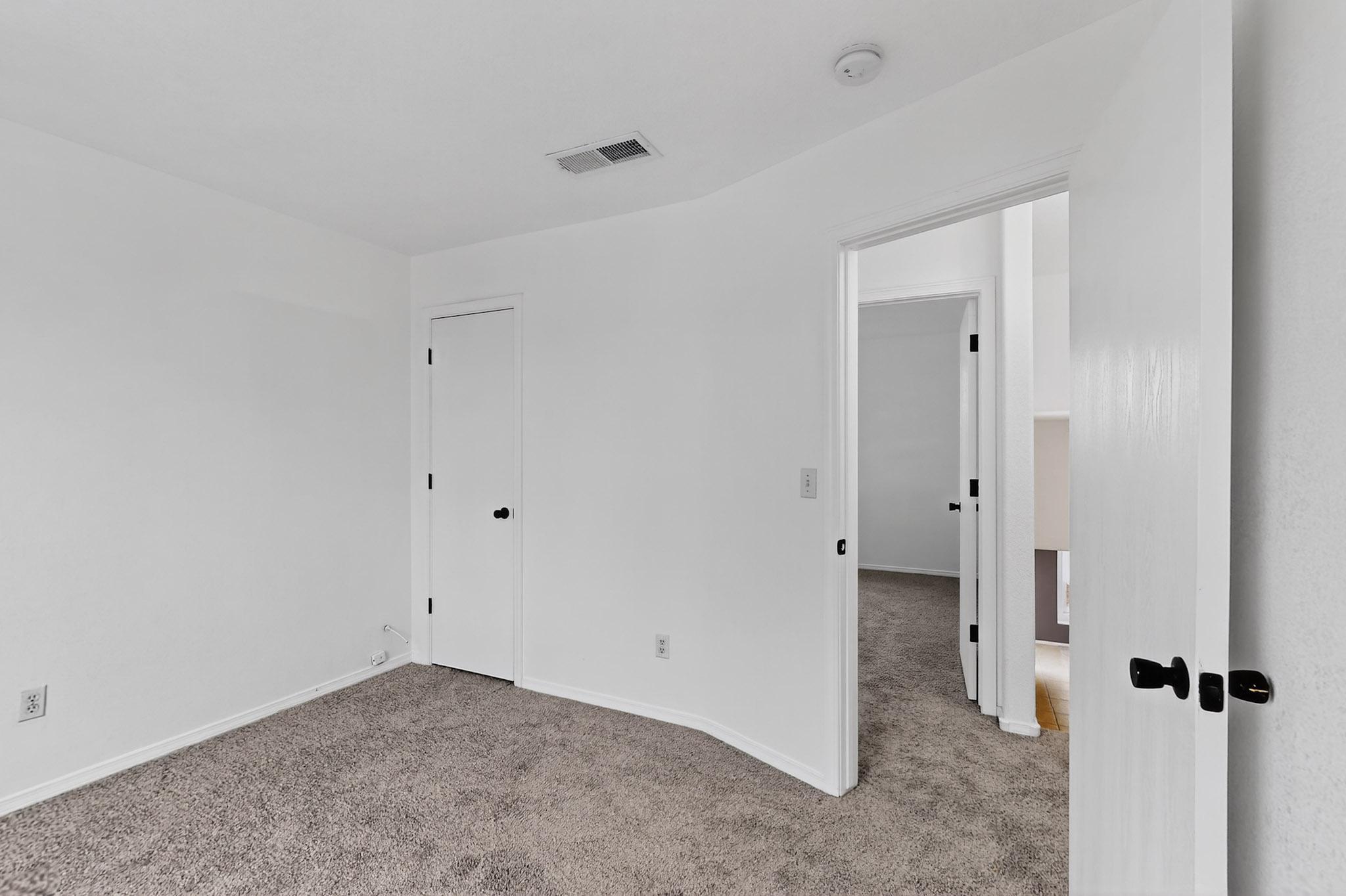 8409 GLYNVIEW Court NW