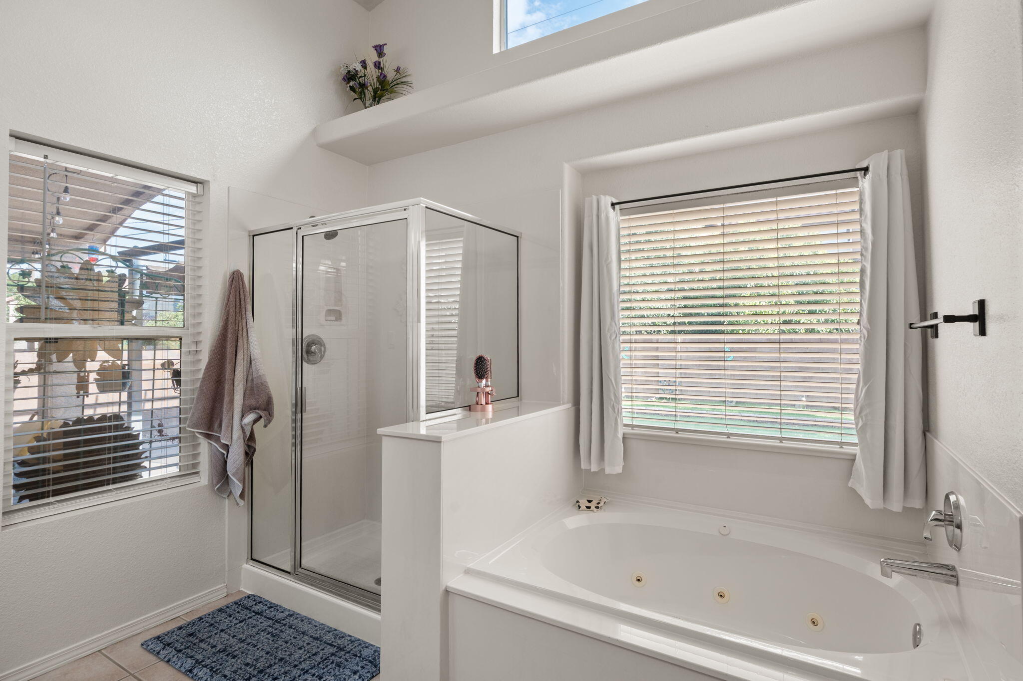 6020 LEGENDS Avenue NW