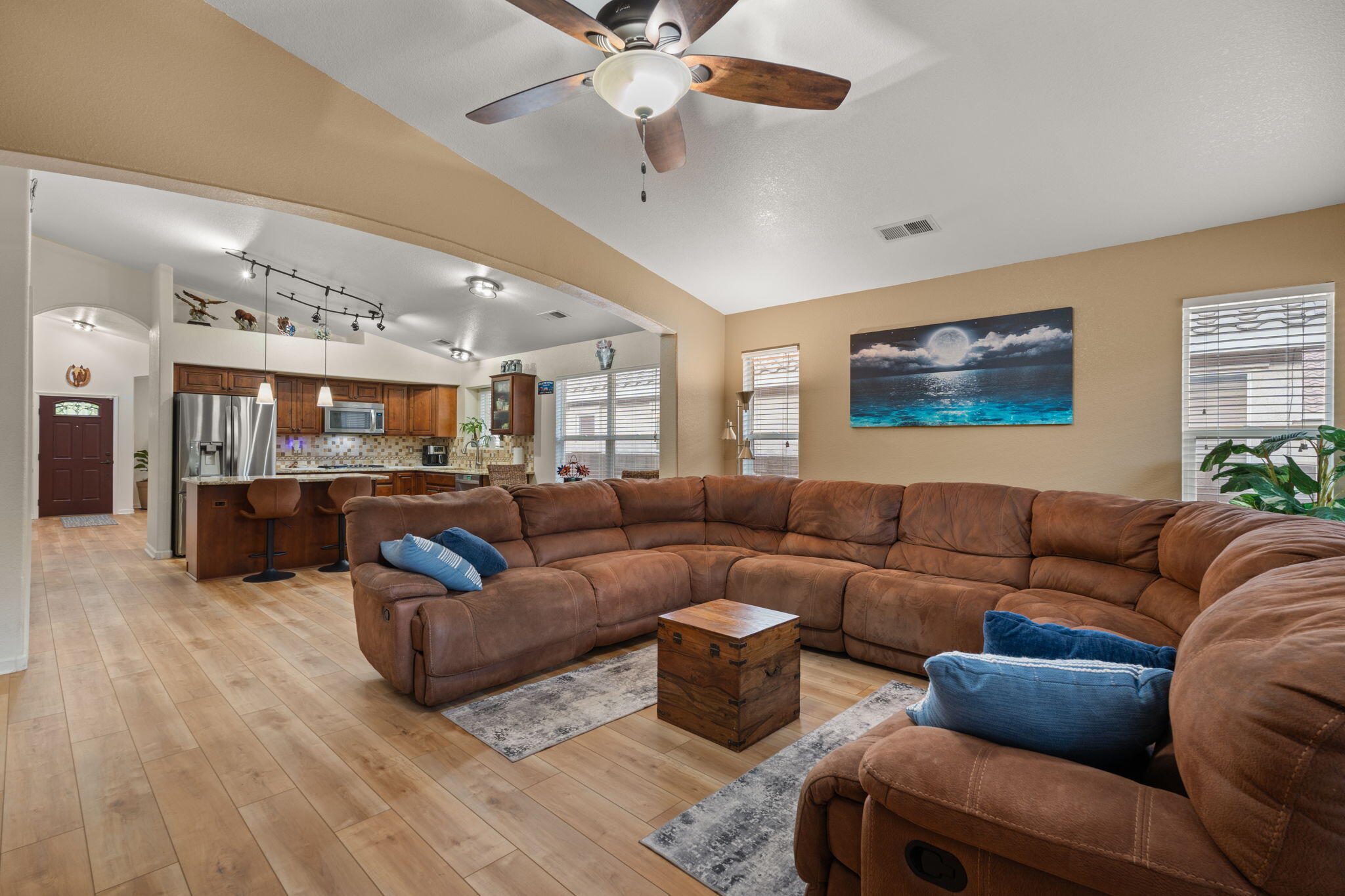 6020 LEGENDS Avenue NW