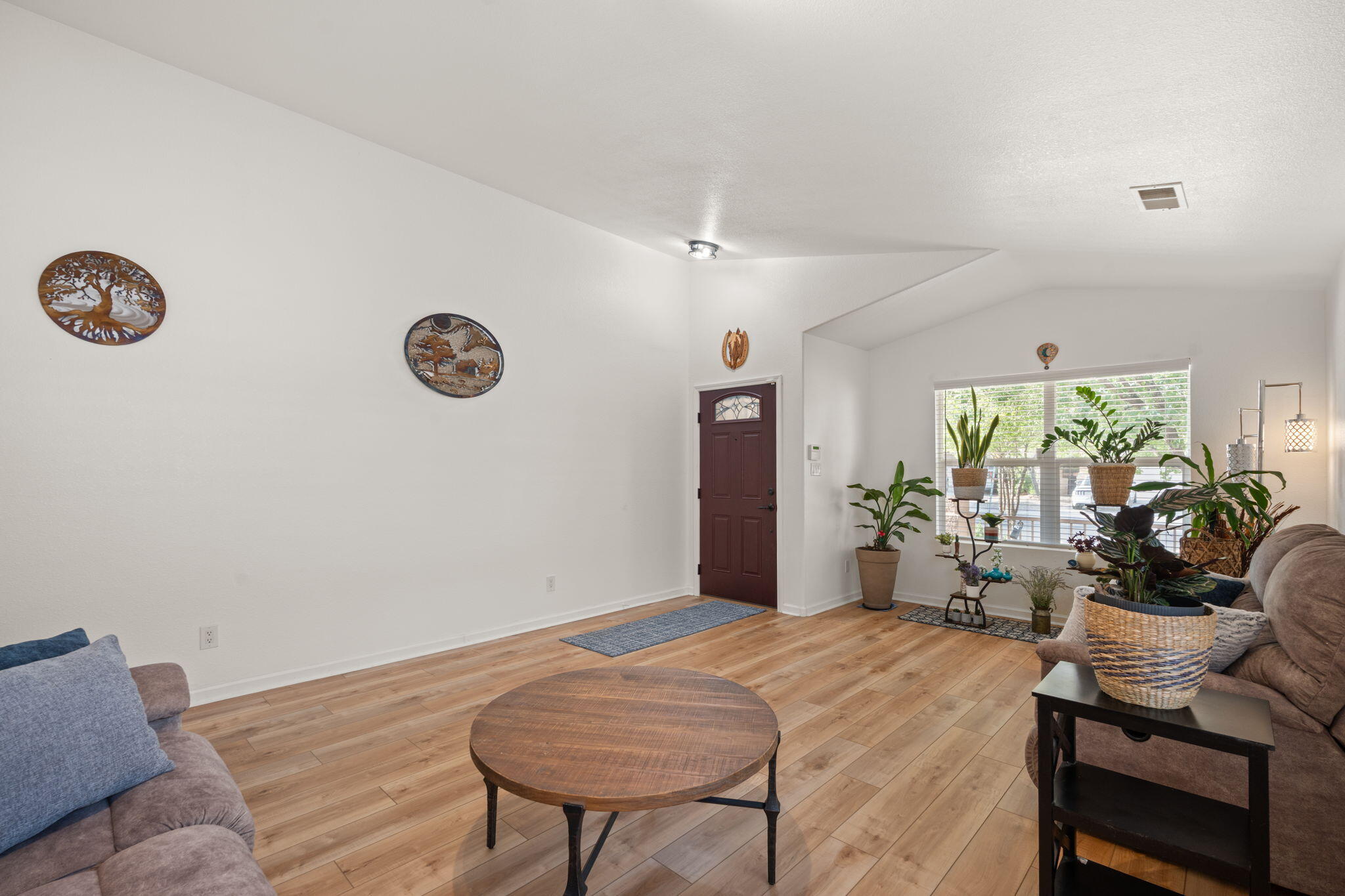 6020 LEGENDS Avenue NW