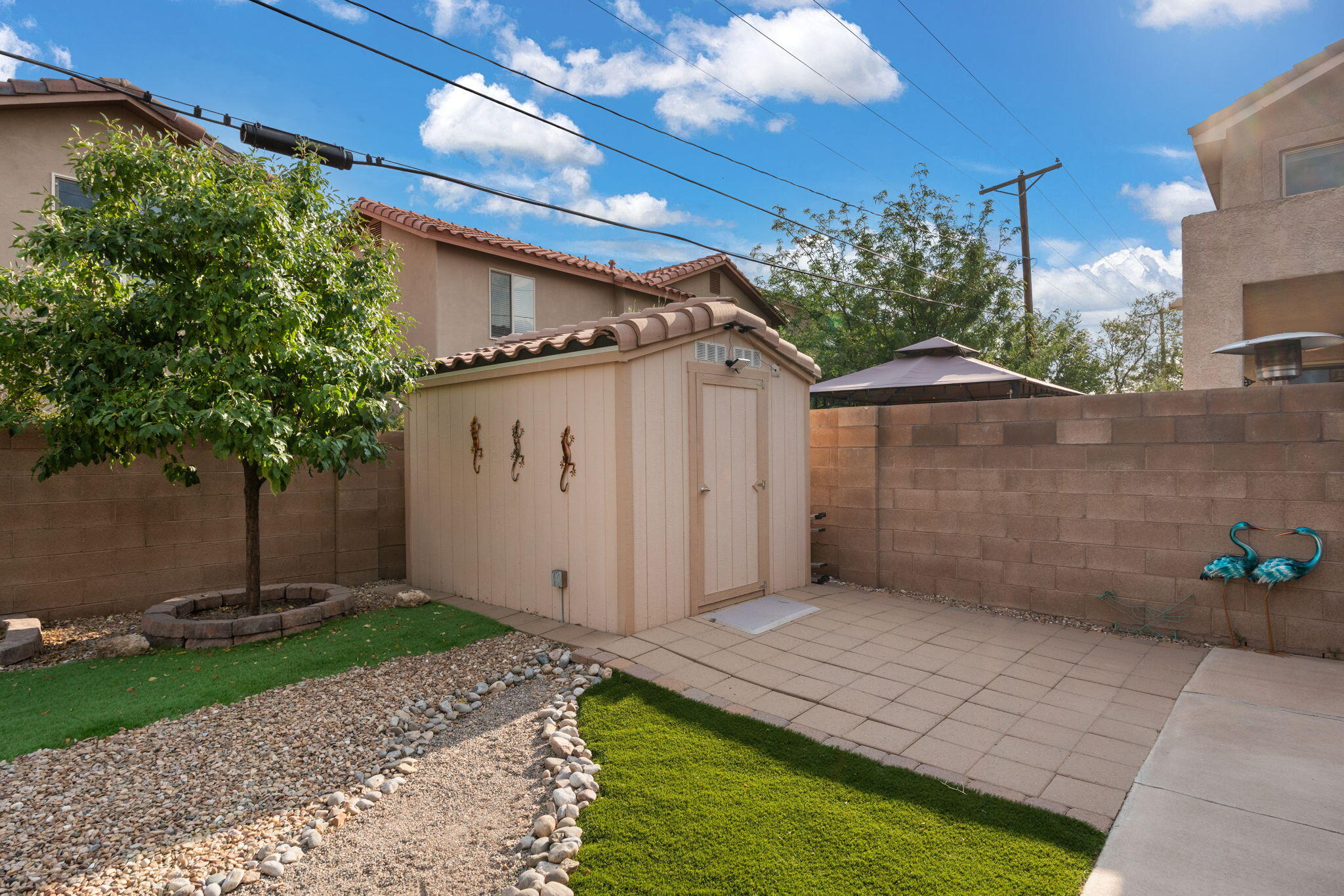 6020 LEGENDS Avenue NW