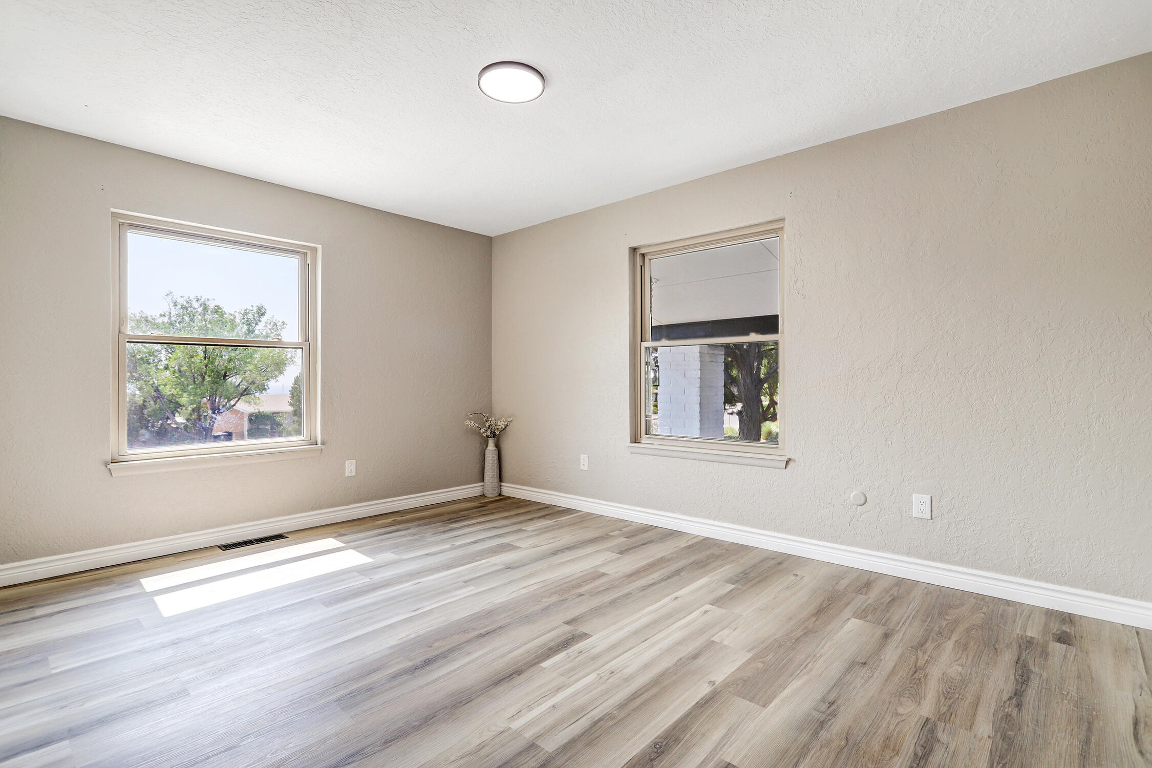 3900 Big Sky Drive NE