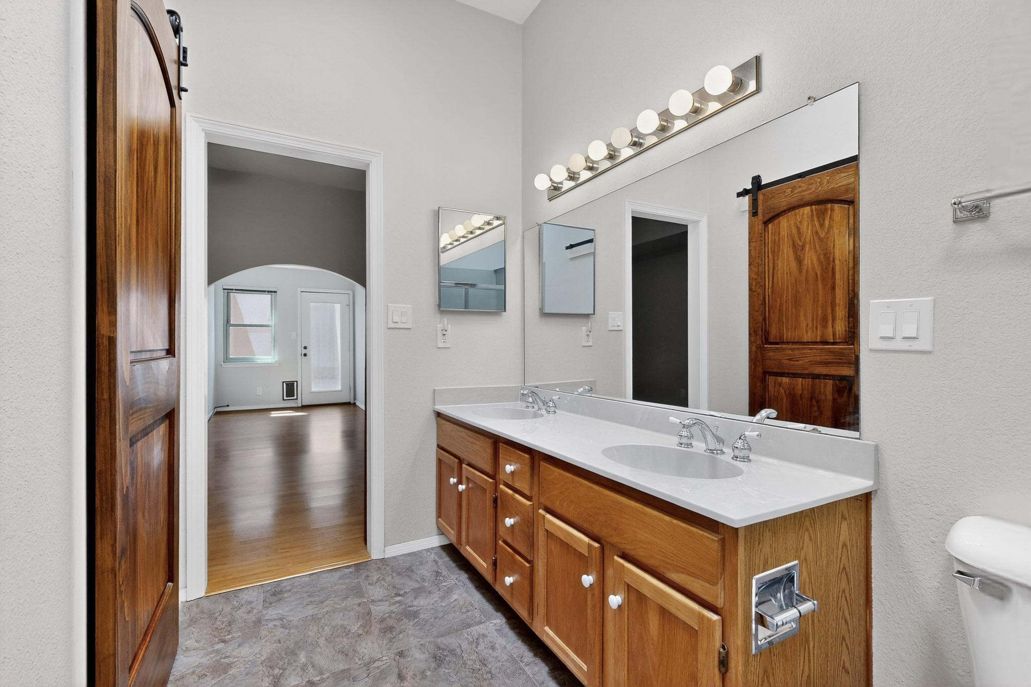 6147 MUSTANG Lane NW