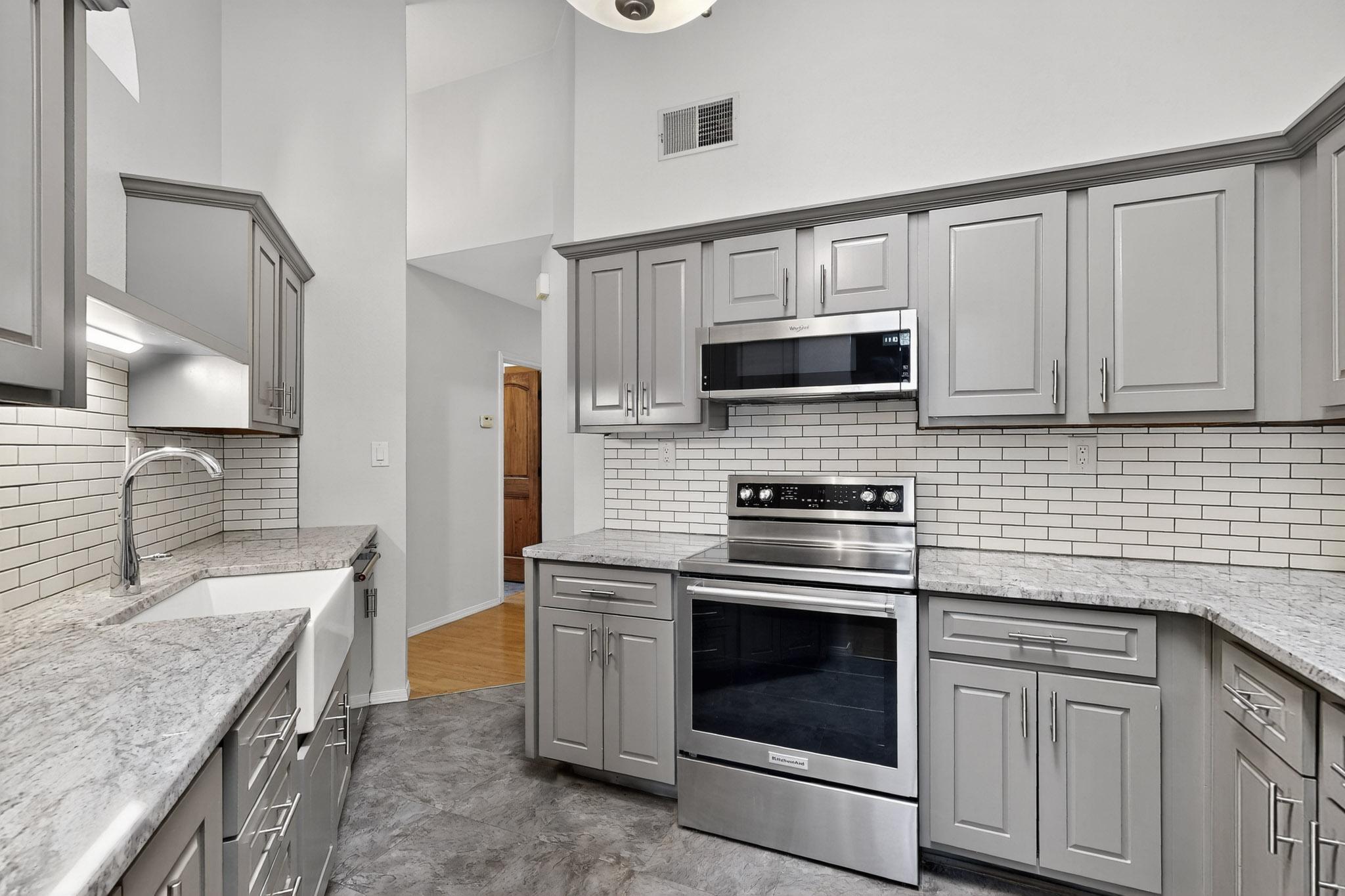 6147 MUSTANG Lane NW