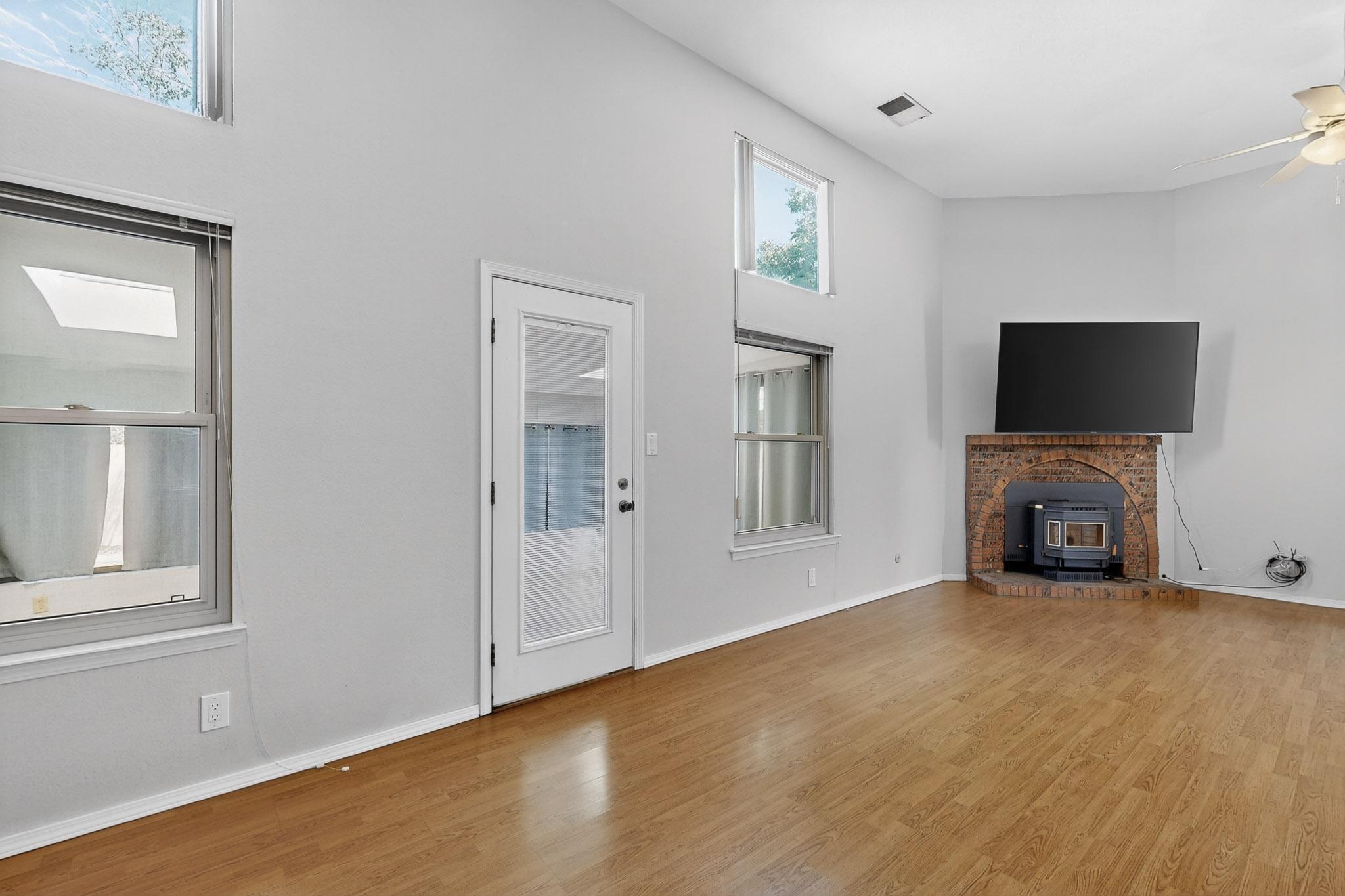 6147 MUSTANG Lane NW