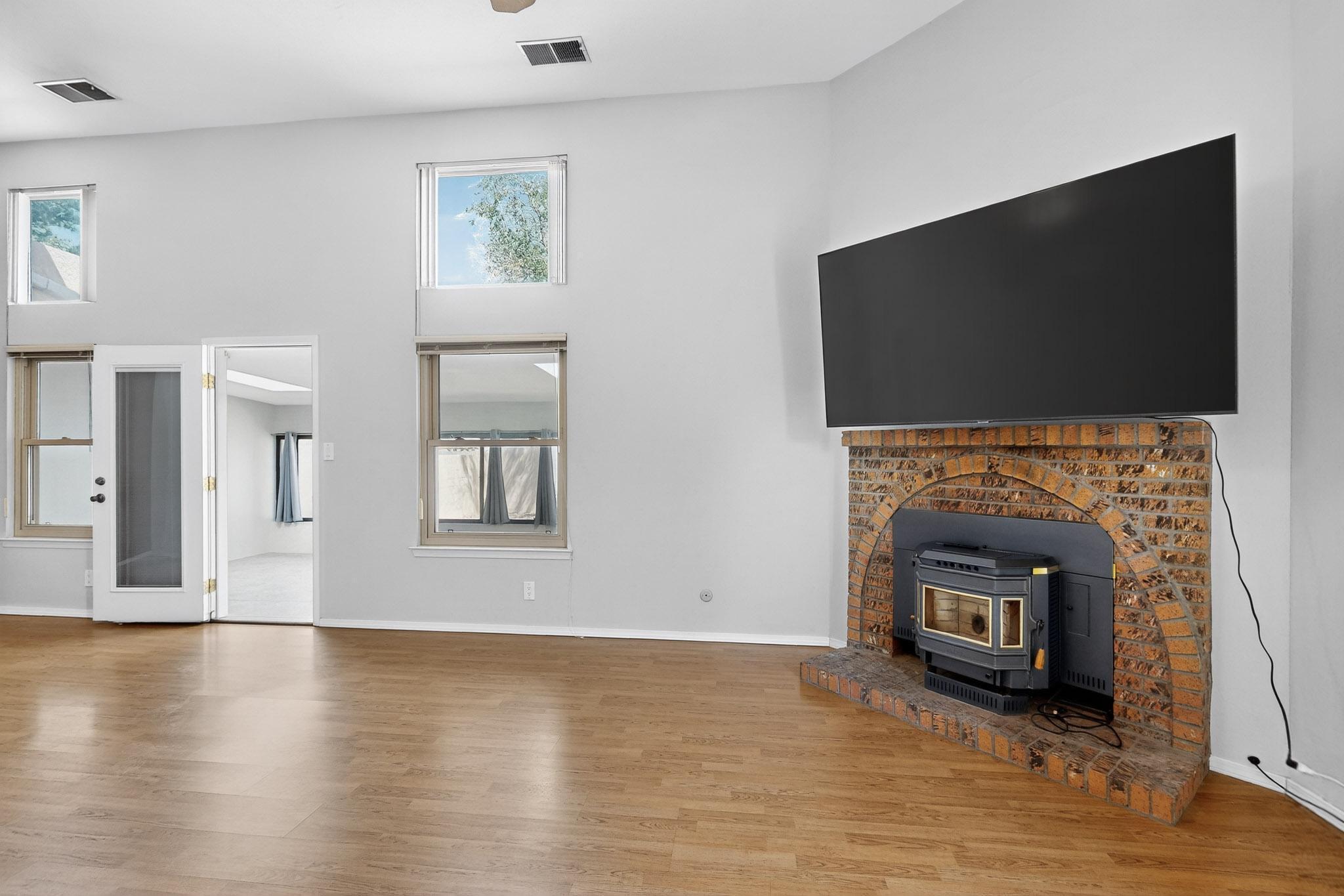 6147 MUSTANG Lane NW