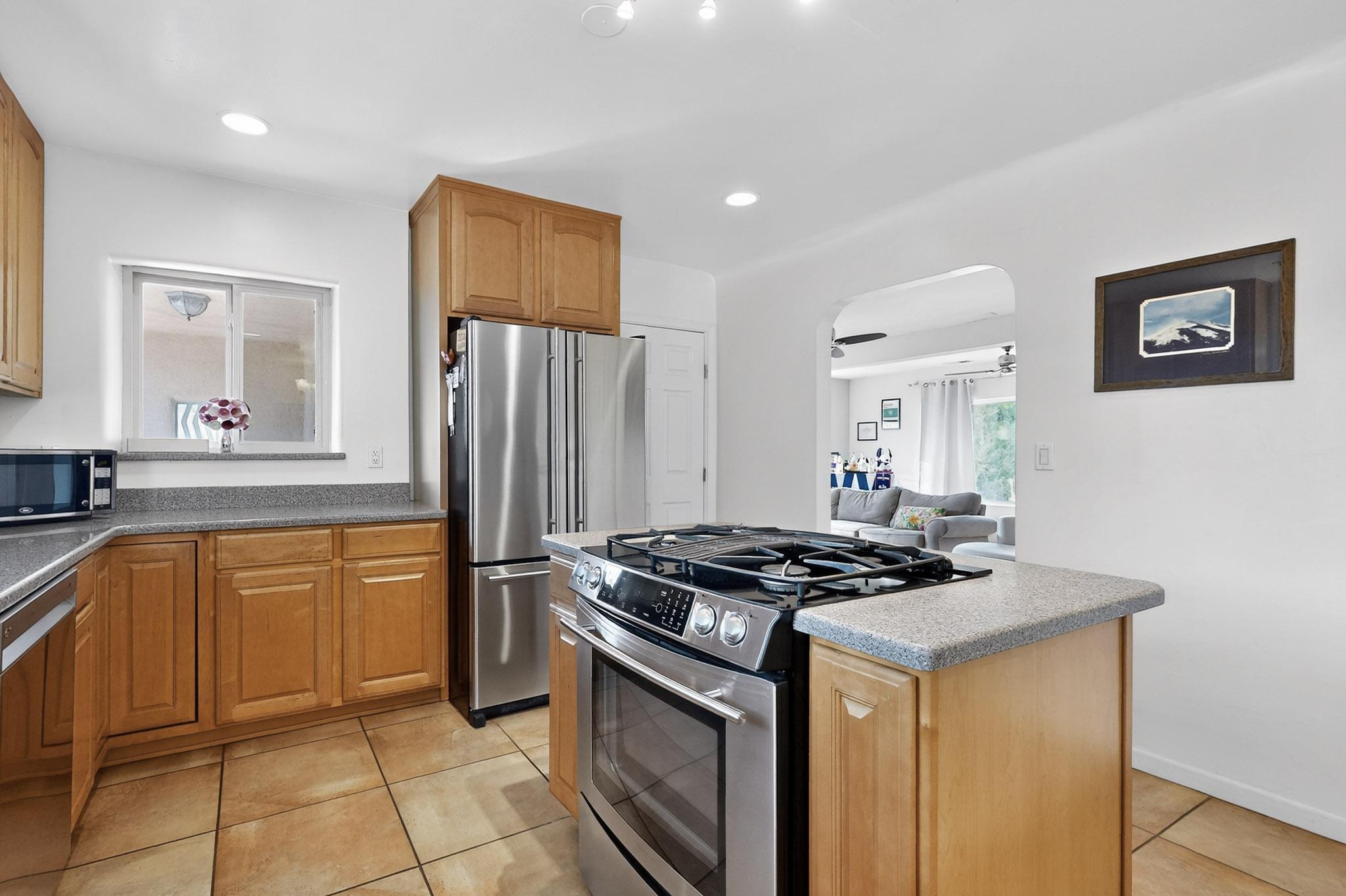 3600 LA HACIENDA Drive NE