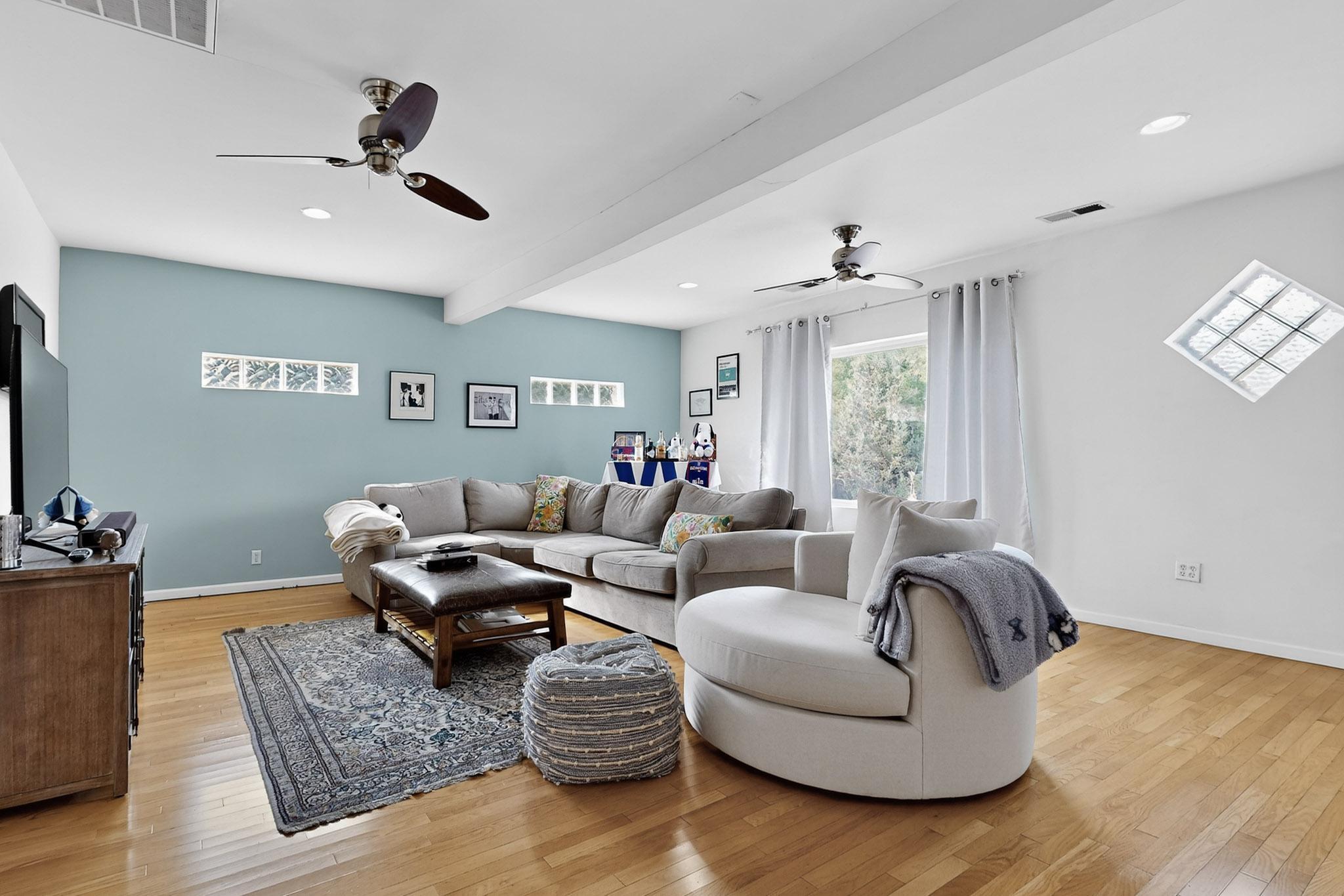 3600 LA HACIENDA Drive NE
