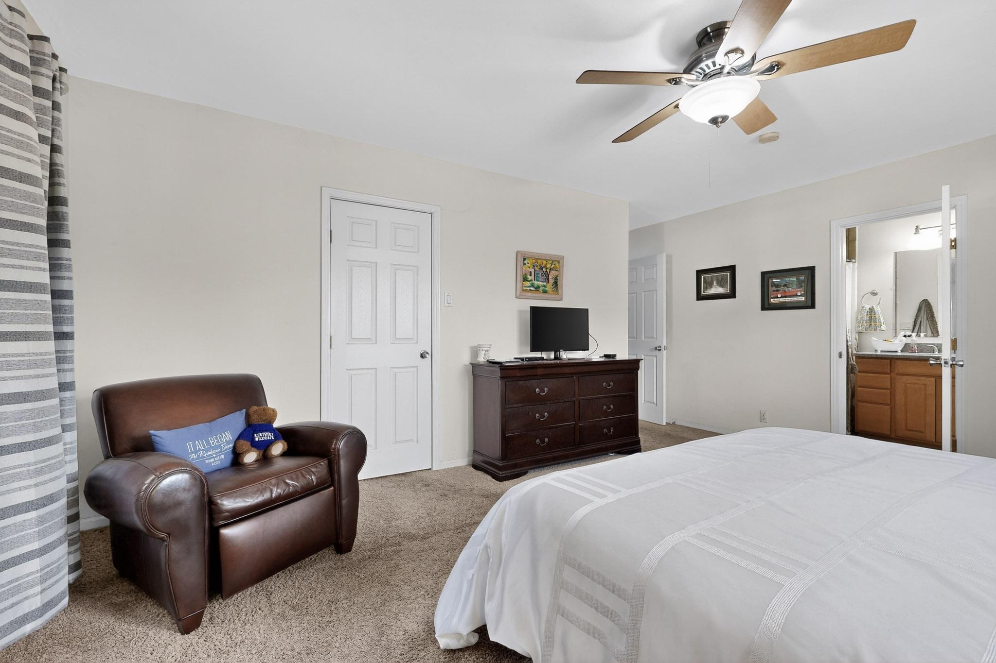 3600 LA HACIENDA Drive NE