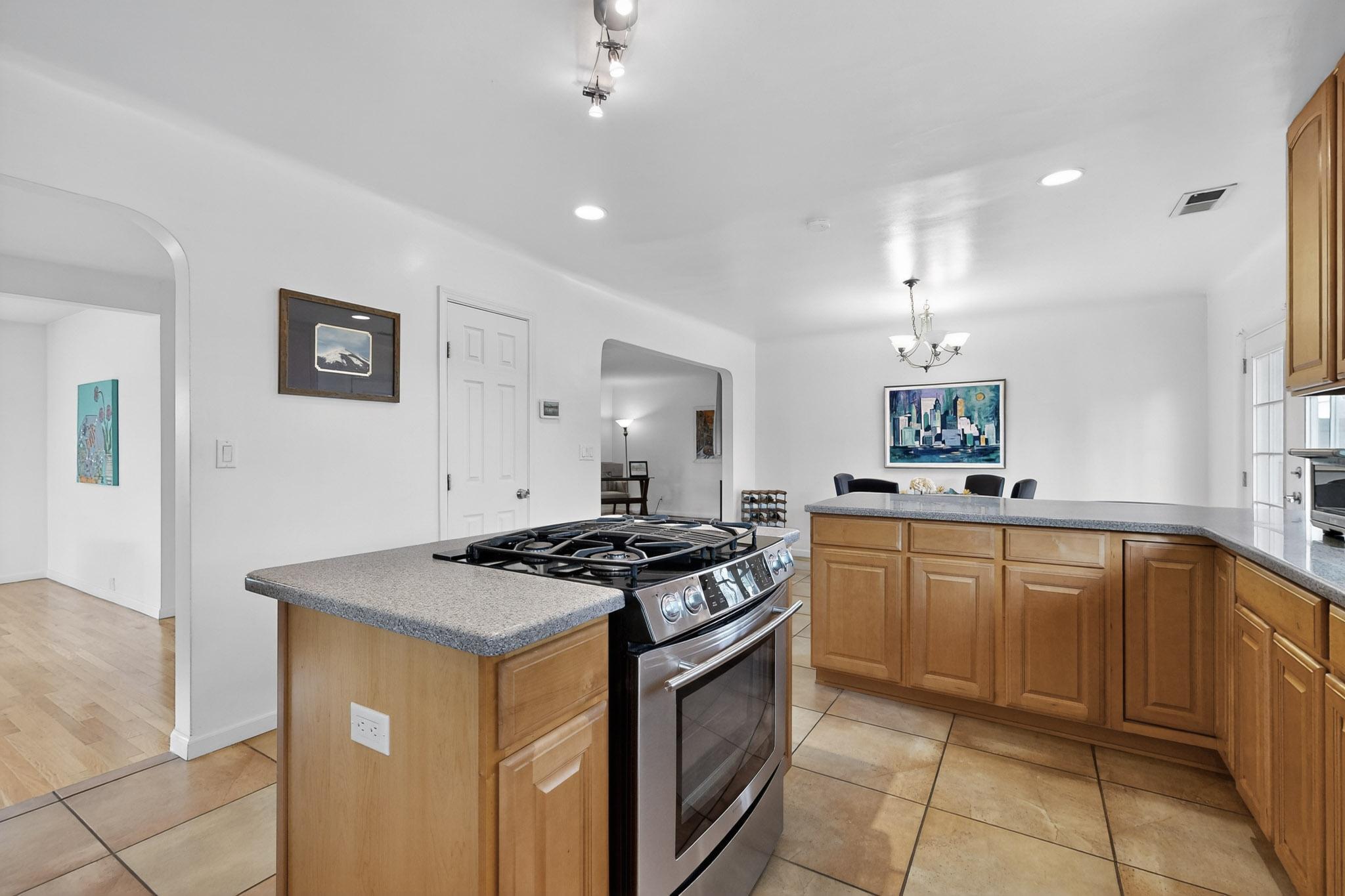 3600 LA HACIENDA Drive NE