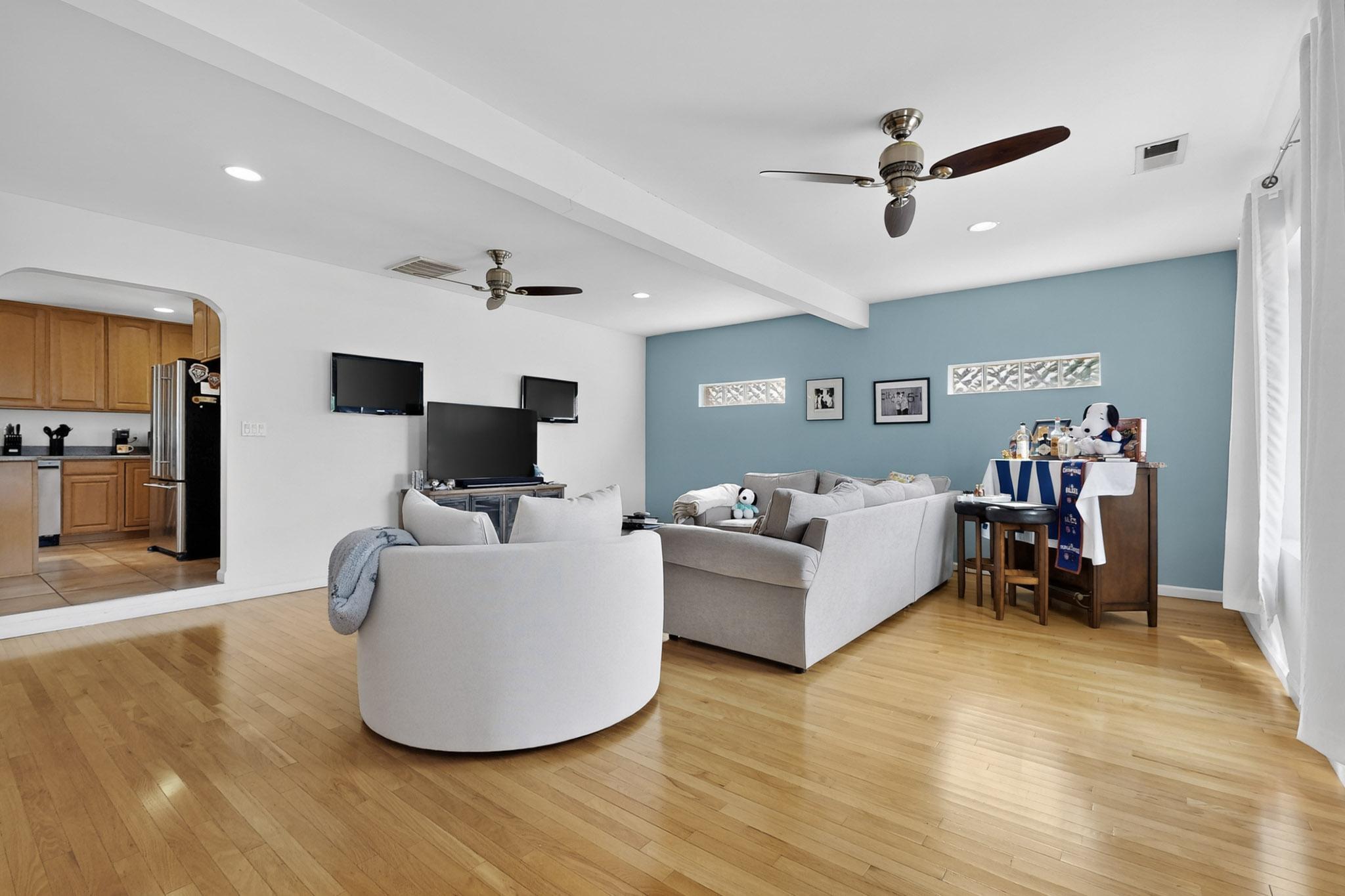 3600 LA HACIENDA Drive NE