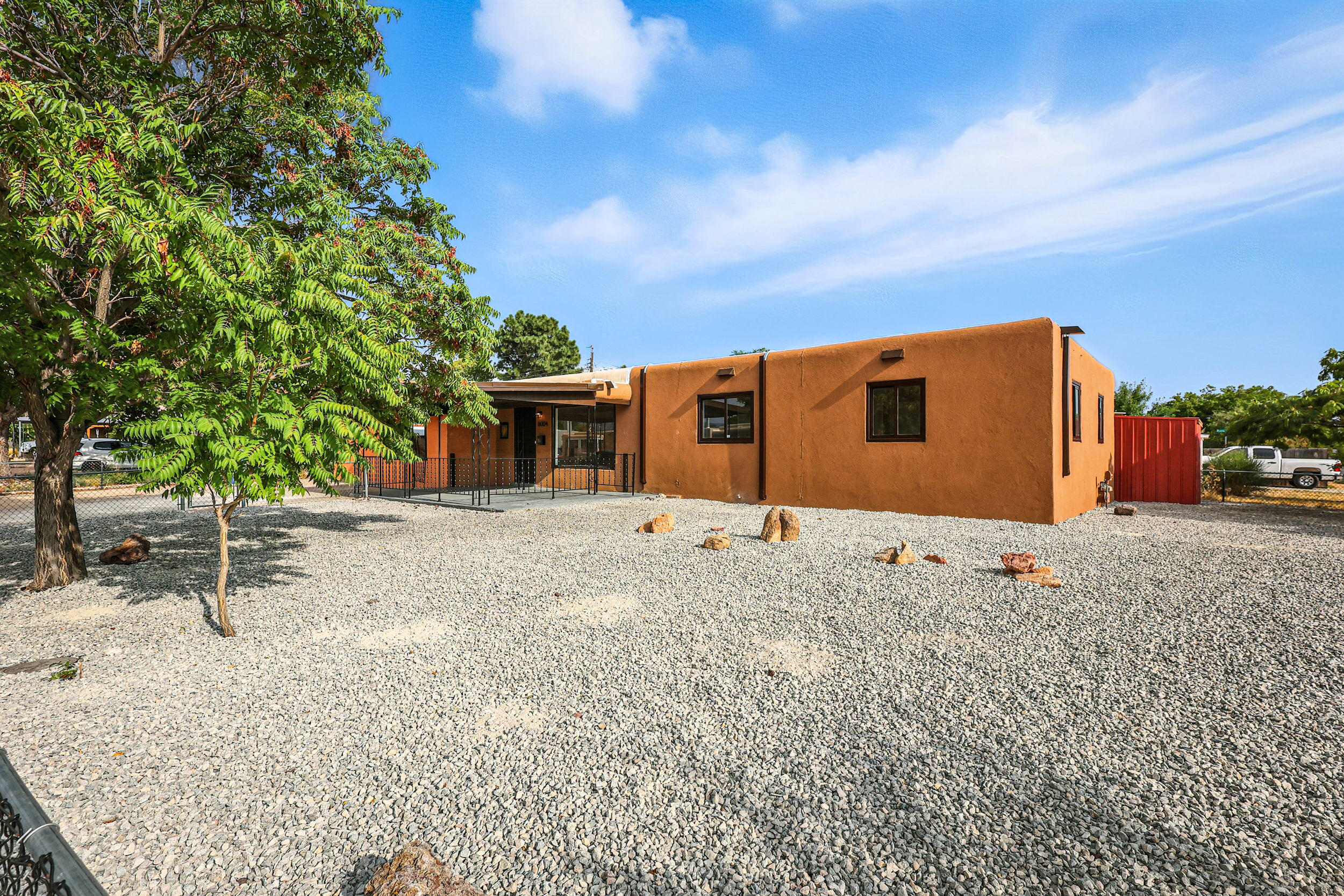 8004 HANNETT Avenue NE