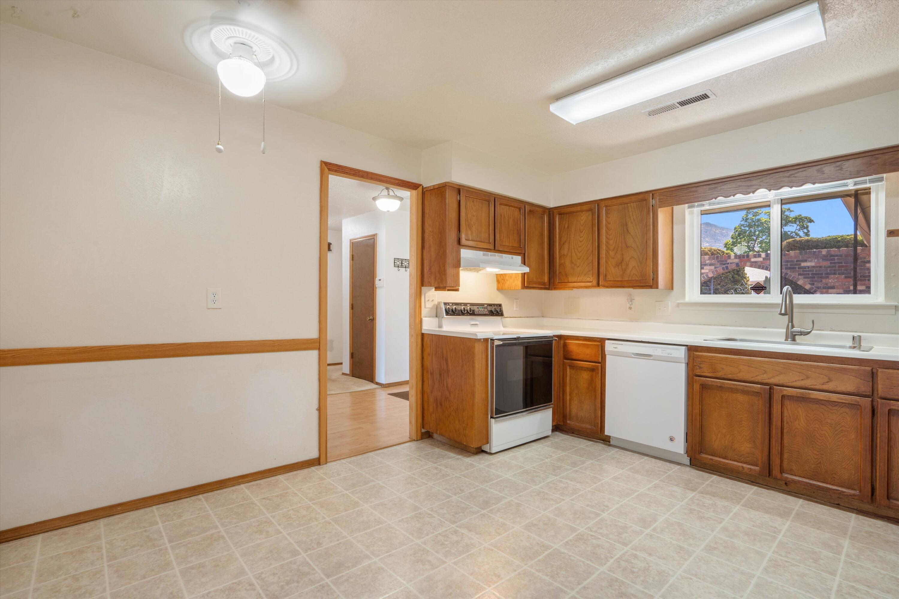 3719 Valerie Place NE