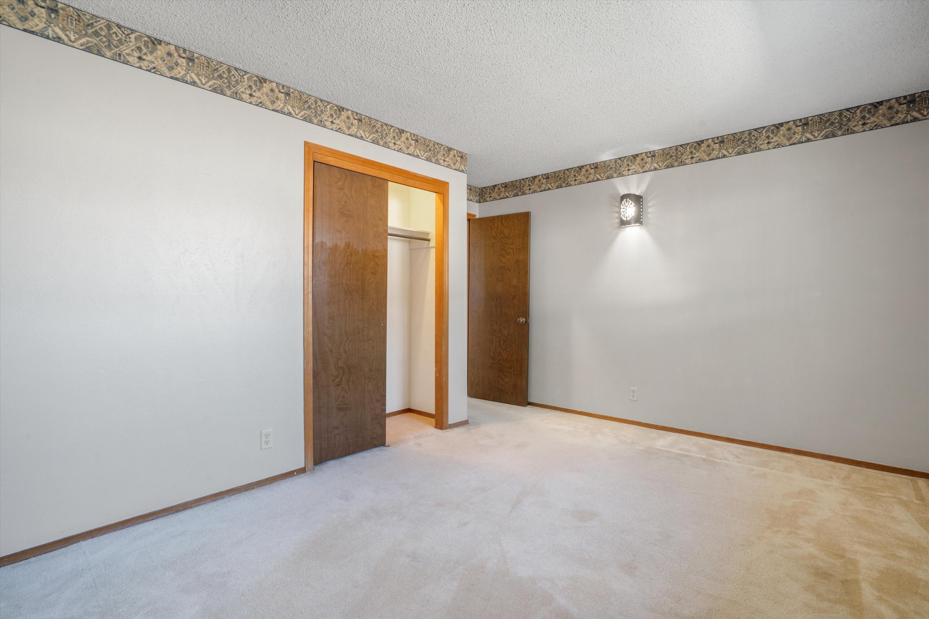 3719 Valerie Place NE