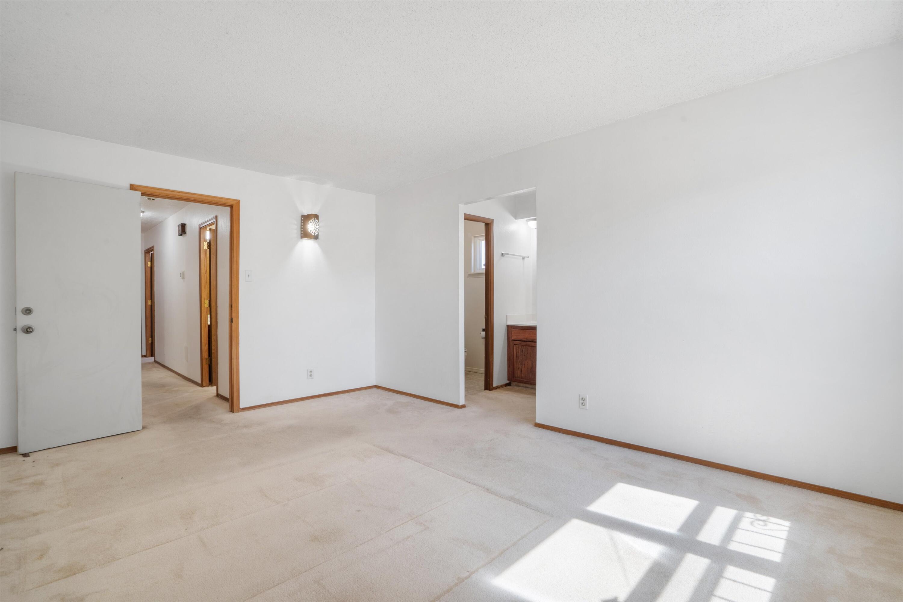 3719 Valerie Place NE