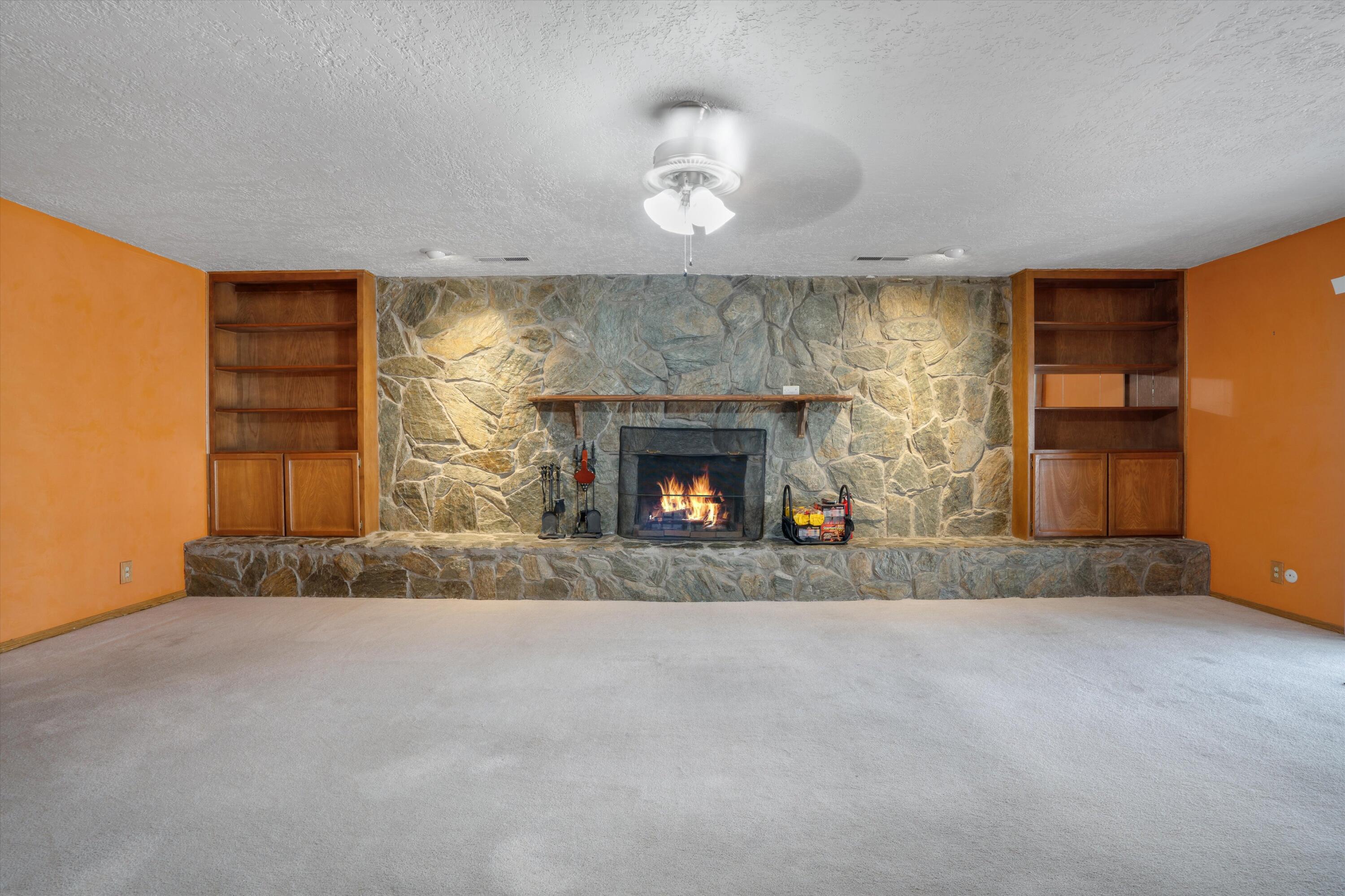 3719 Valerie Place NE