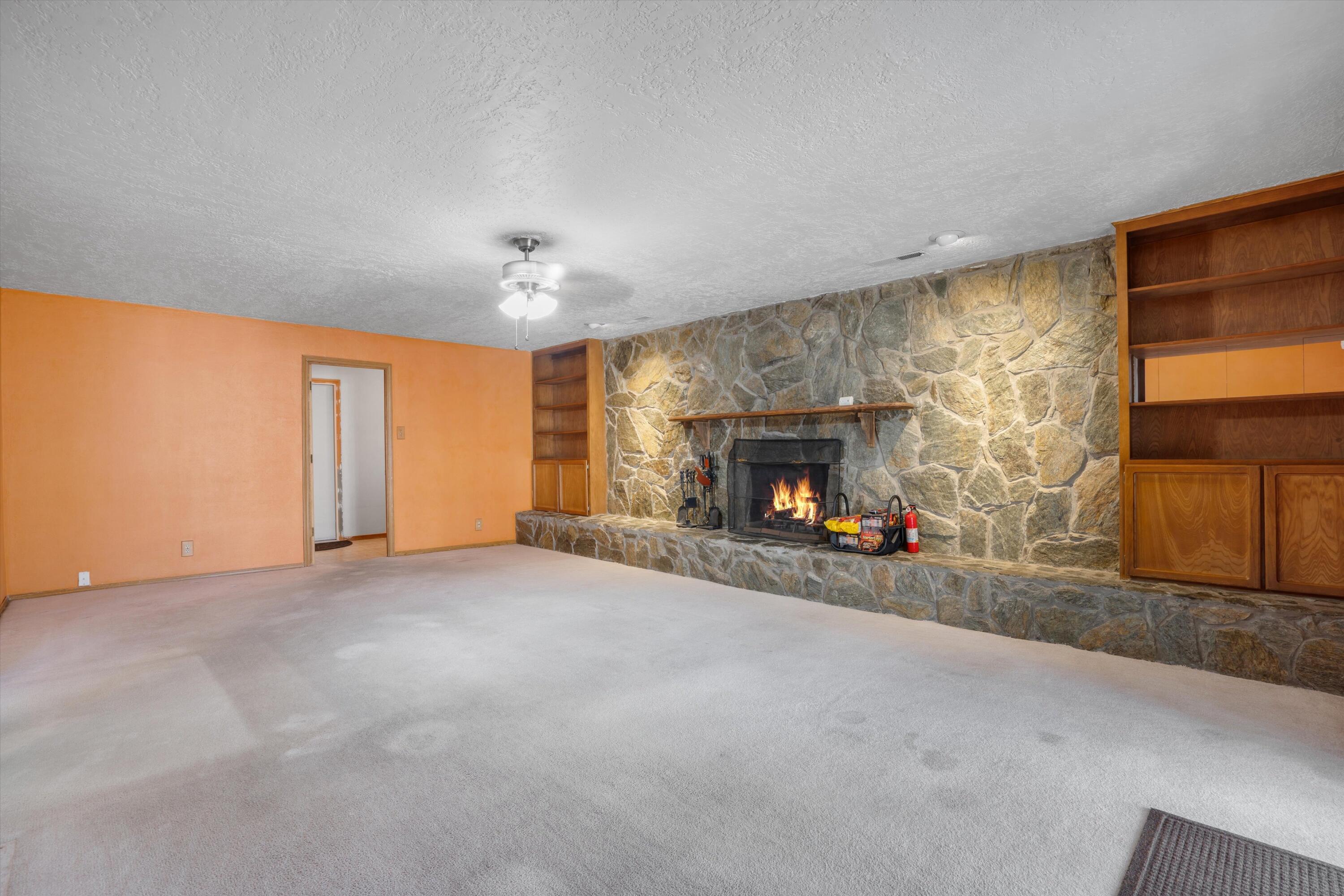 3719 Valerie Place NE