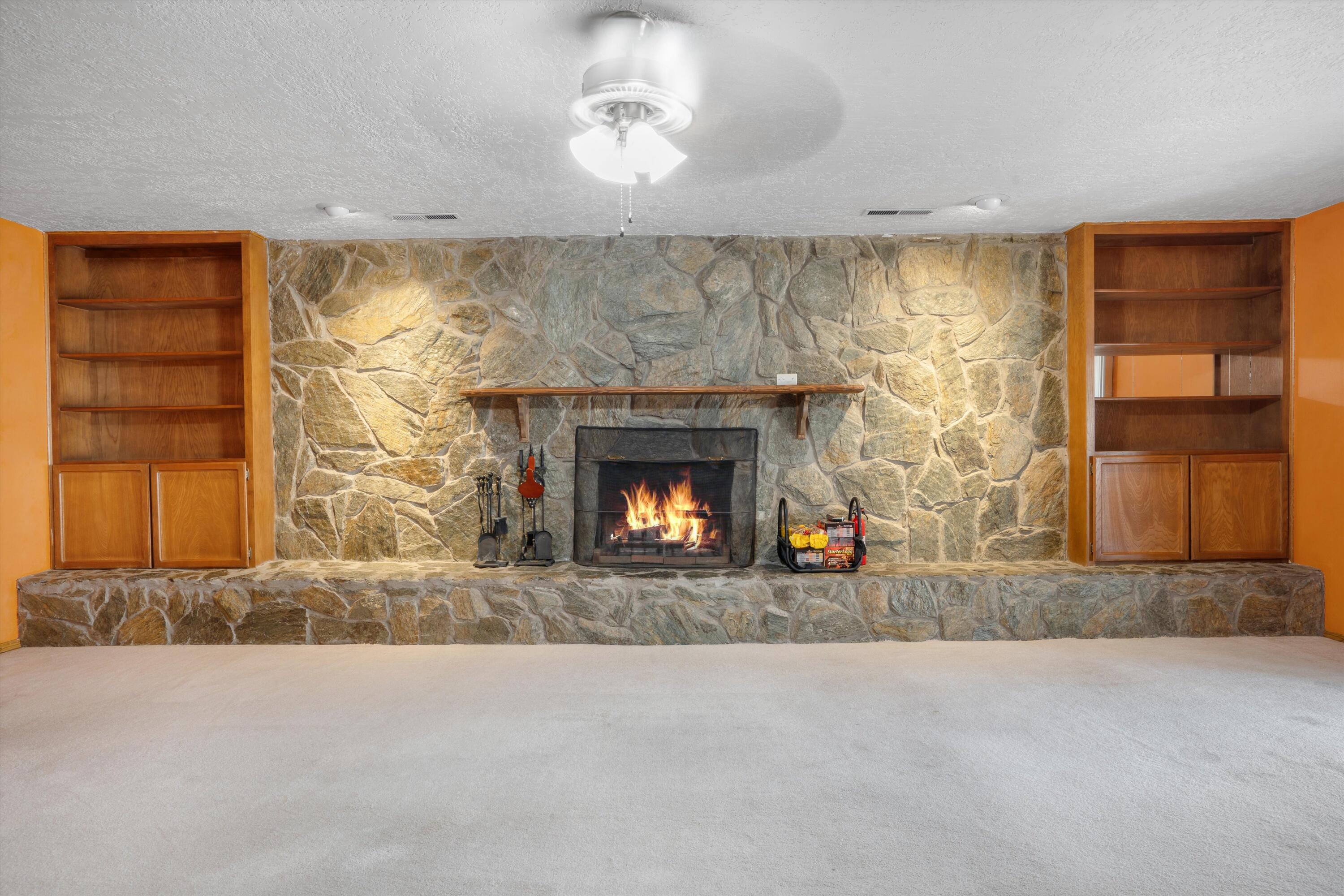 3719 Valerie Place NE