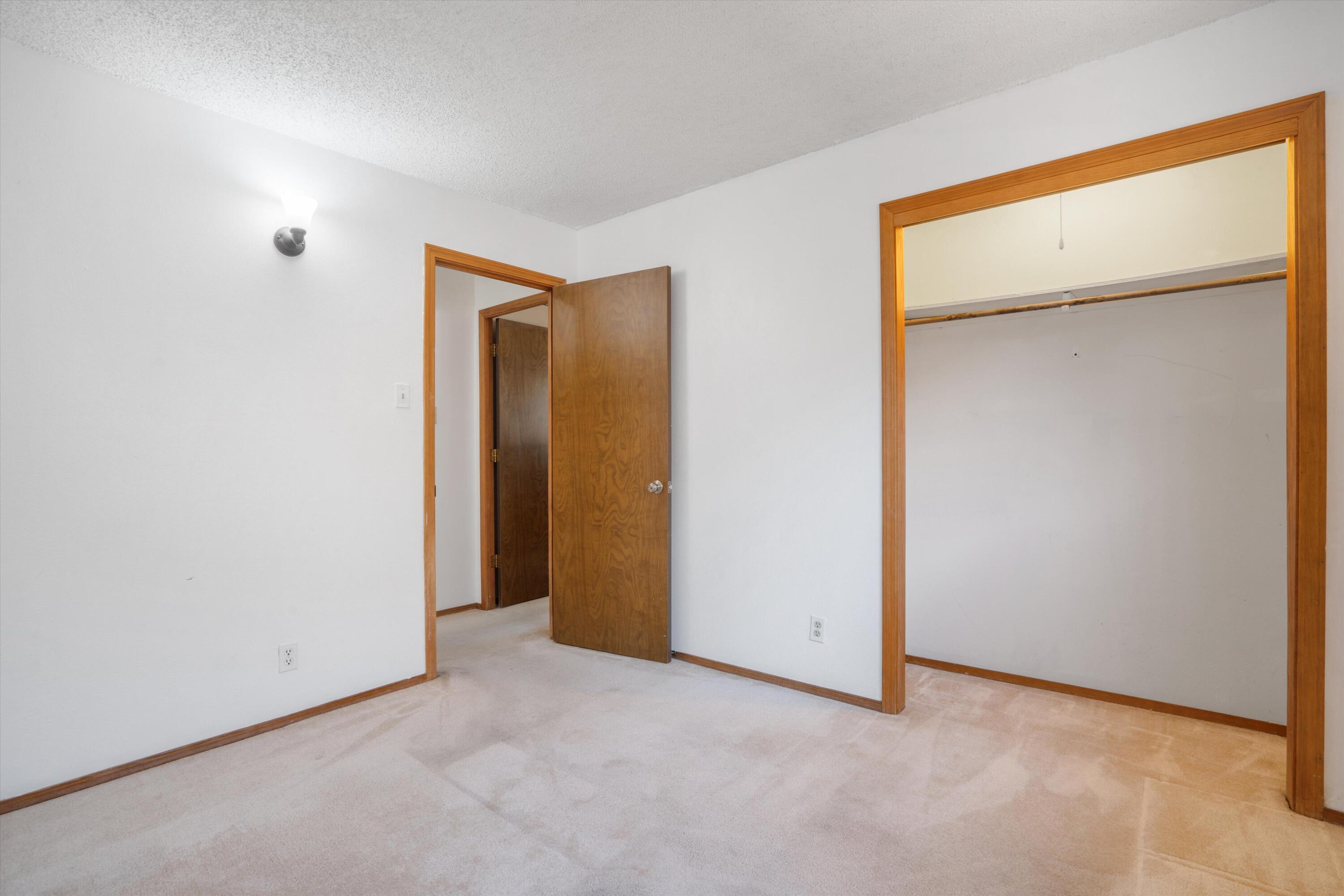 3719 Valerie Place NE