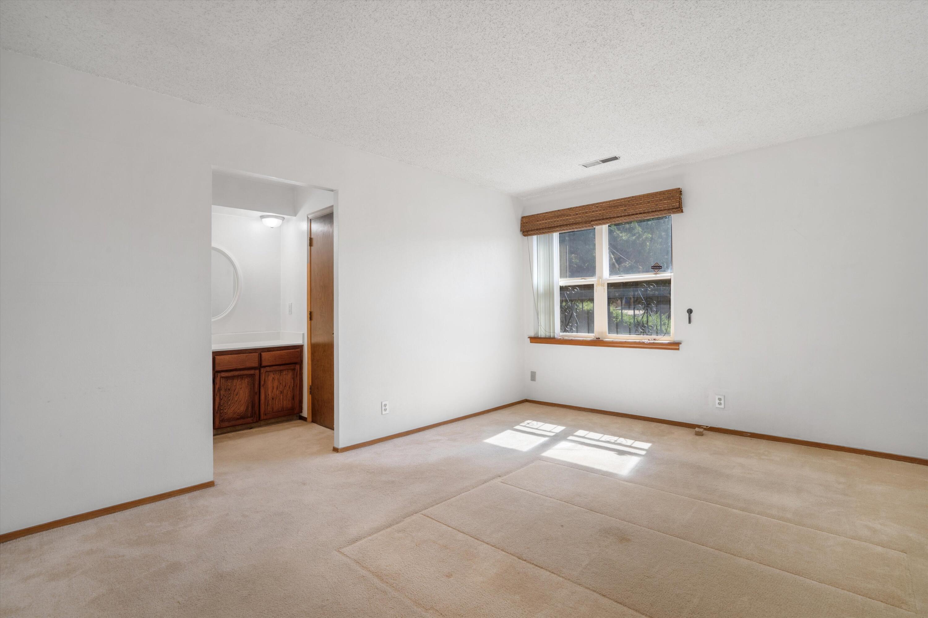 3719 Valerie Place NE