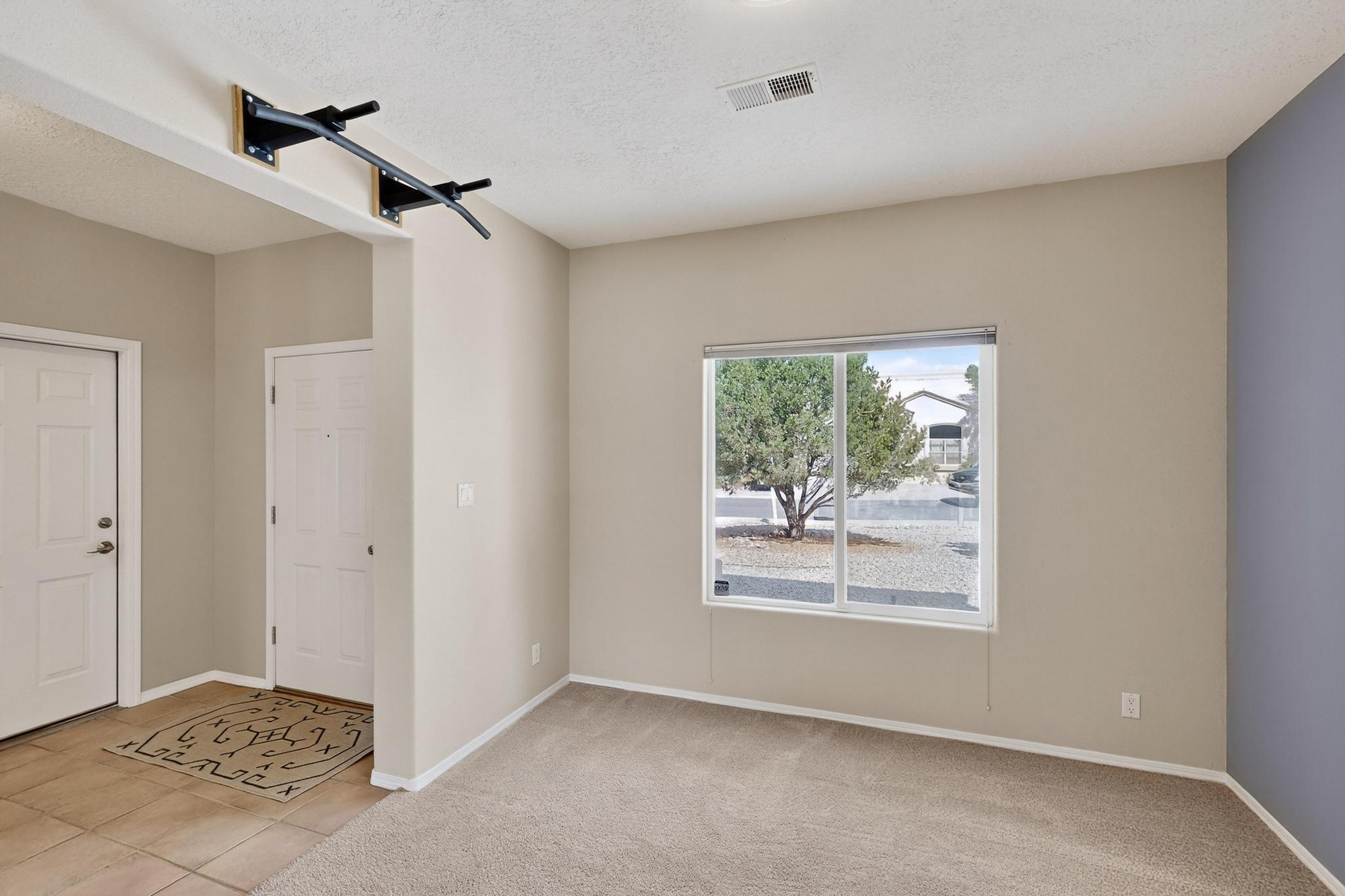 916 LOS PADRES Place SE