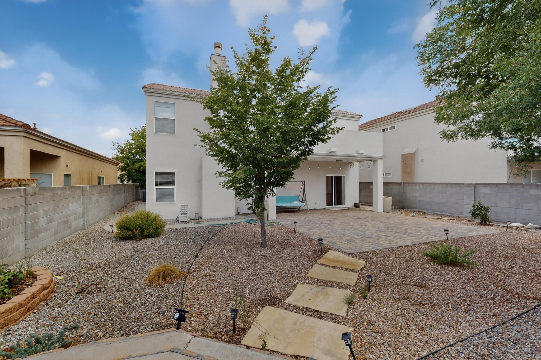 916 LOS PADRES Place SE