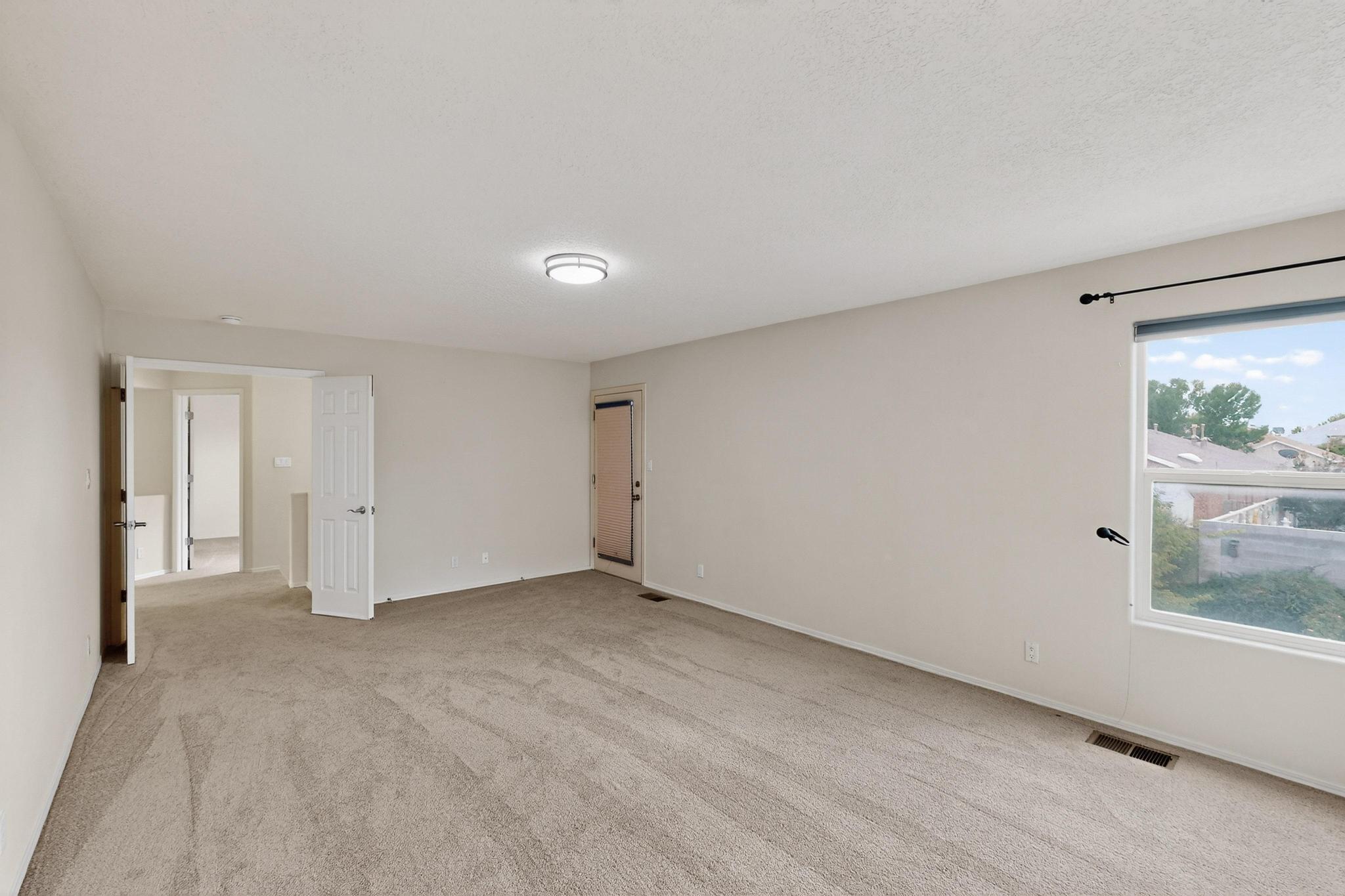 916 LOS PADRES Place SE