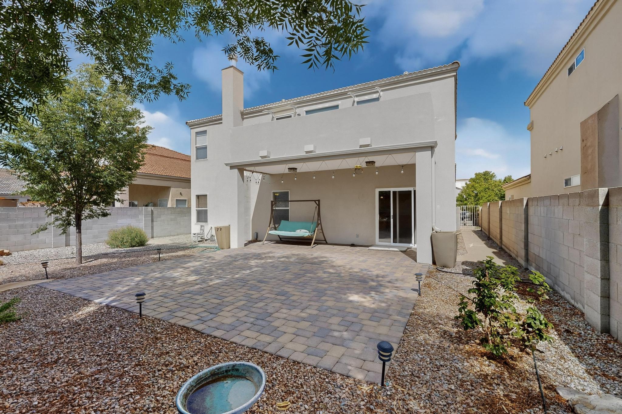 916 LOS PADRES Place SE