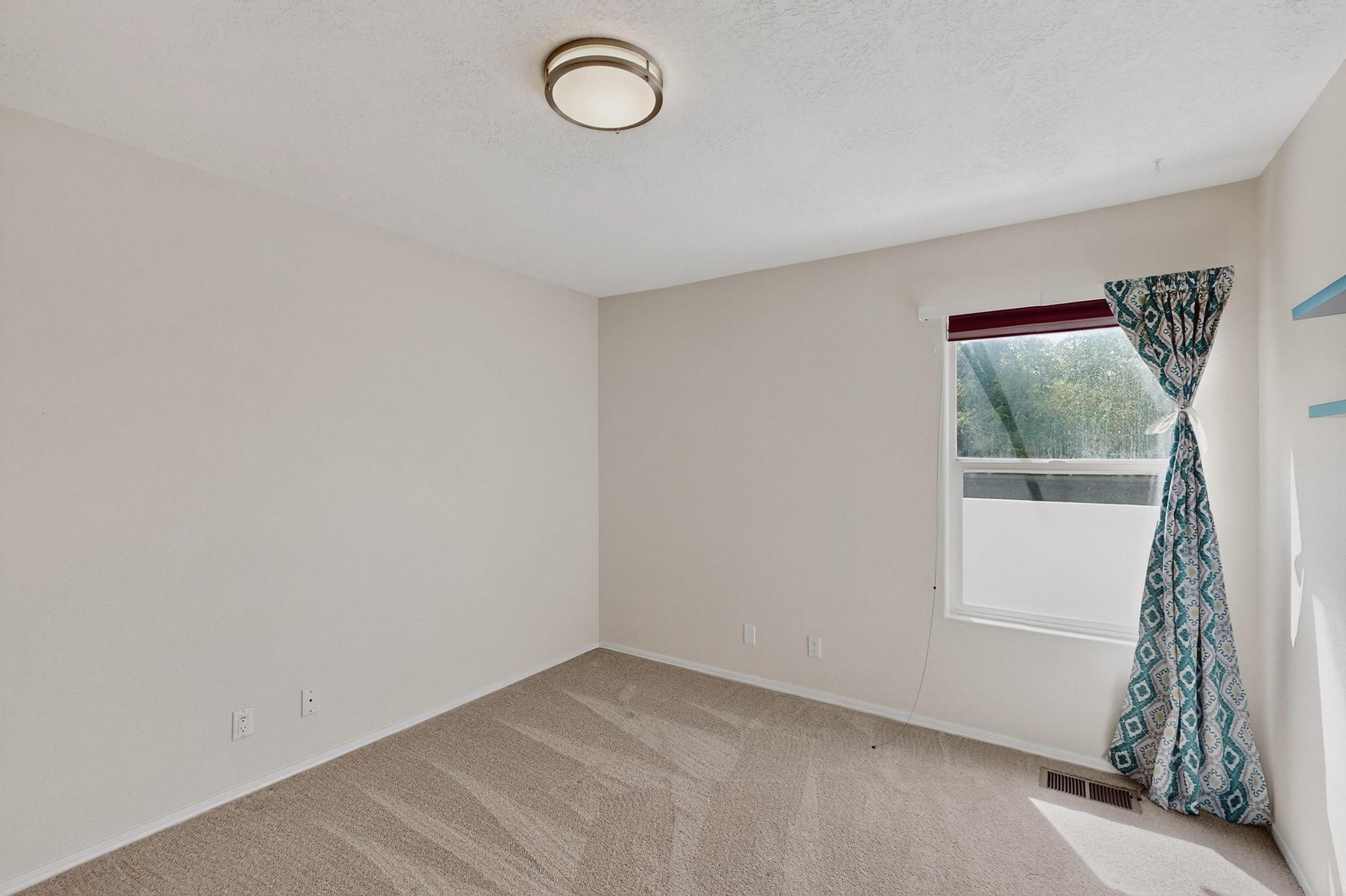 916 LOS PADRES Place SE