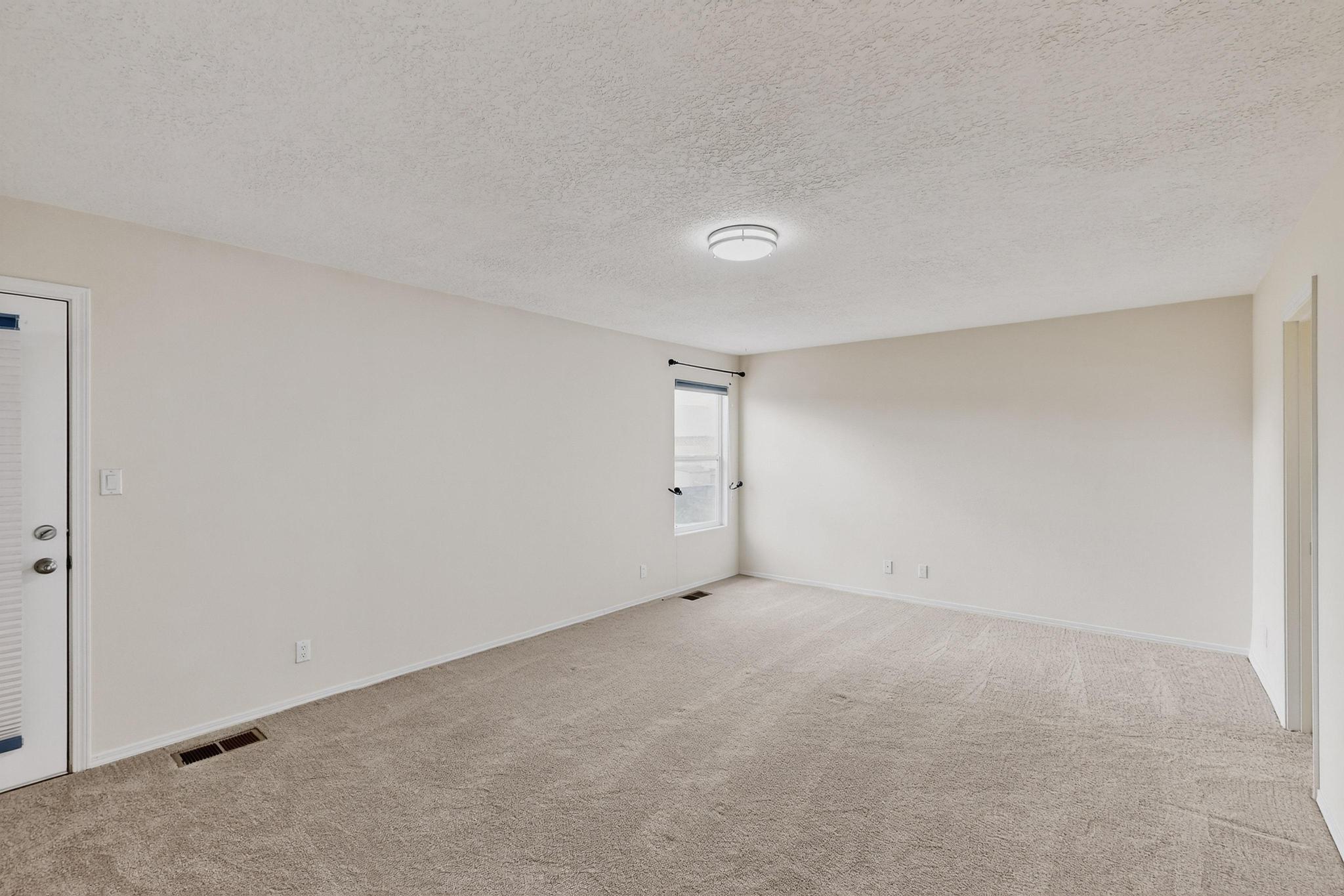 916 LOS PADRES Place SE