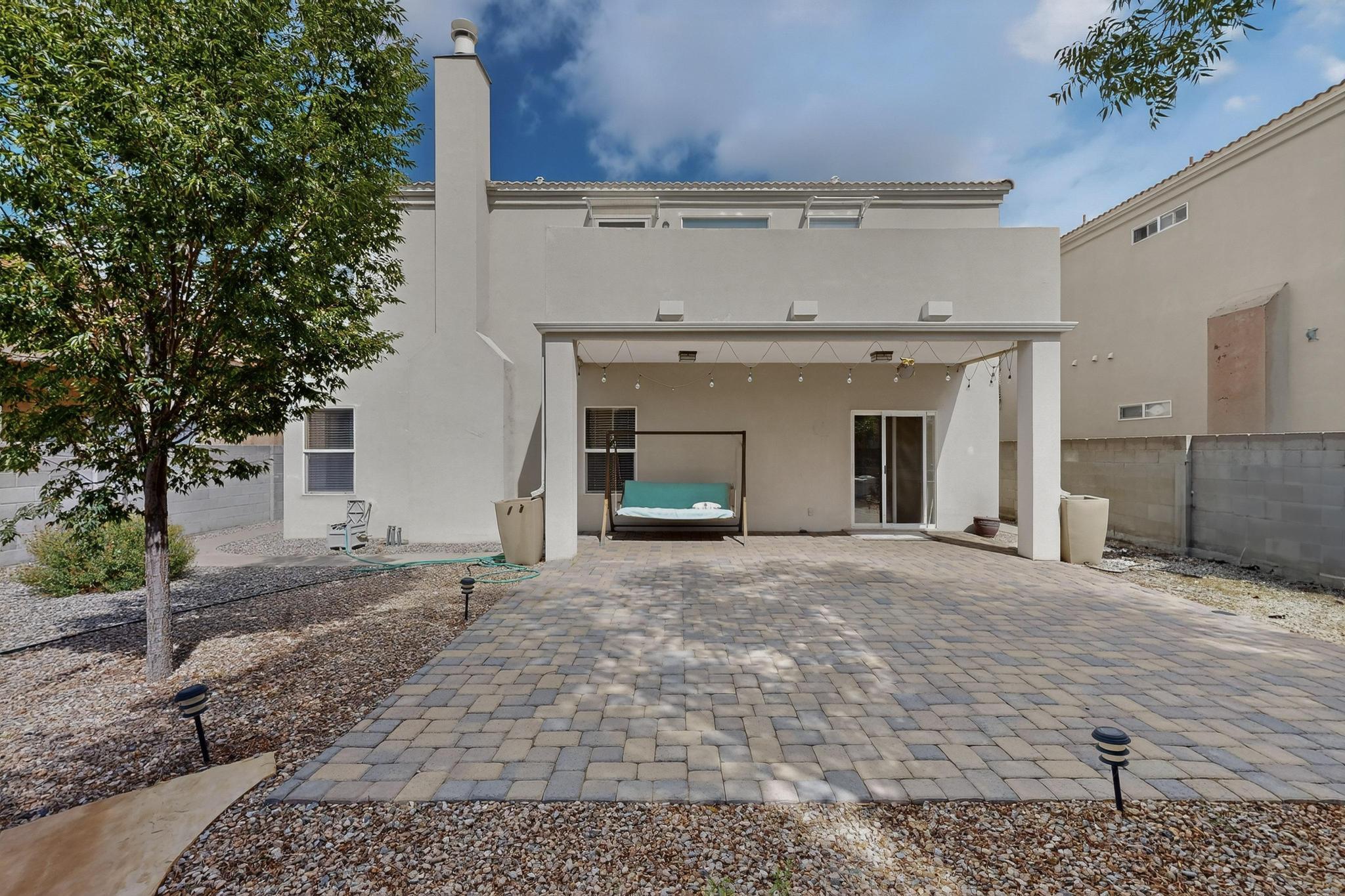 916 LOS PADRES Place SE