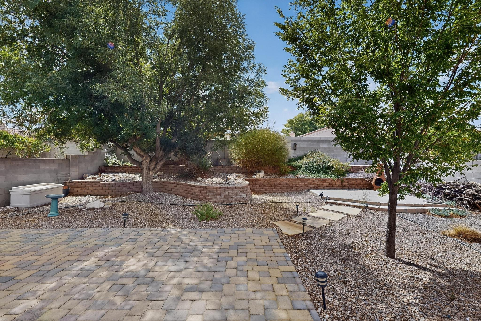 916 LOS PADRES Place SE