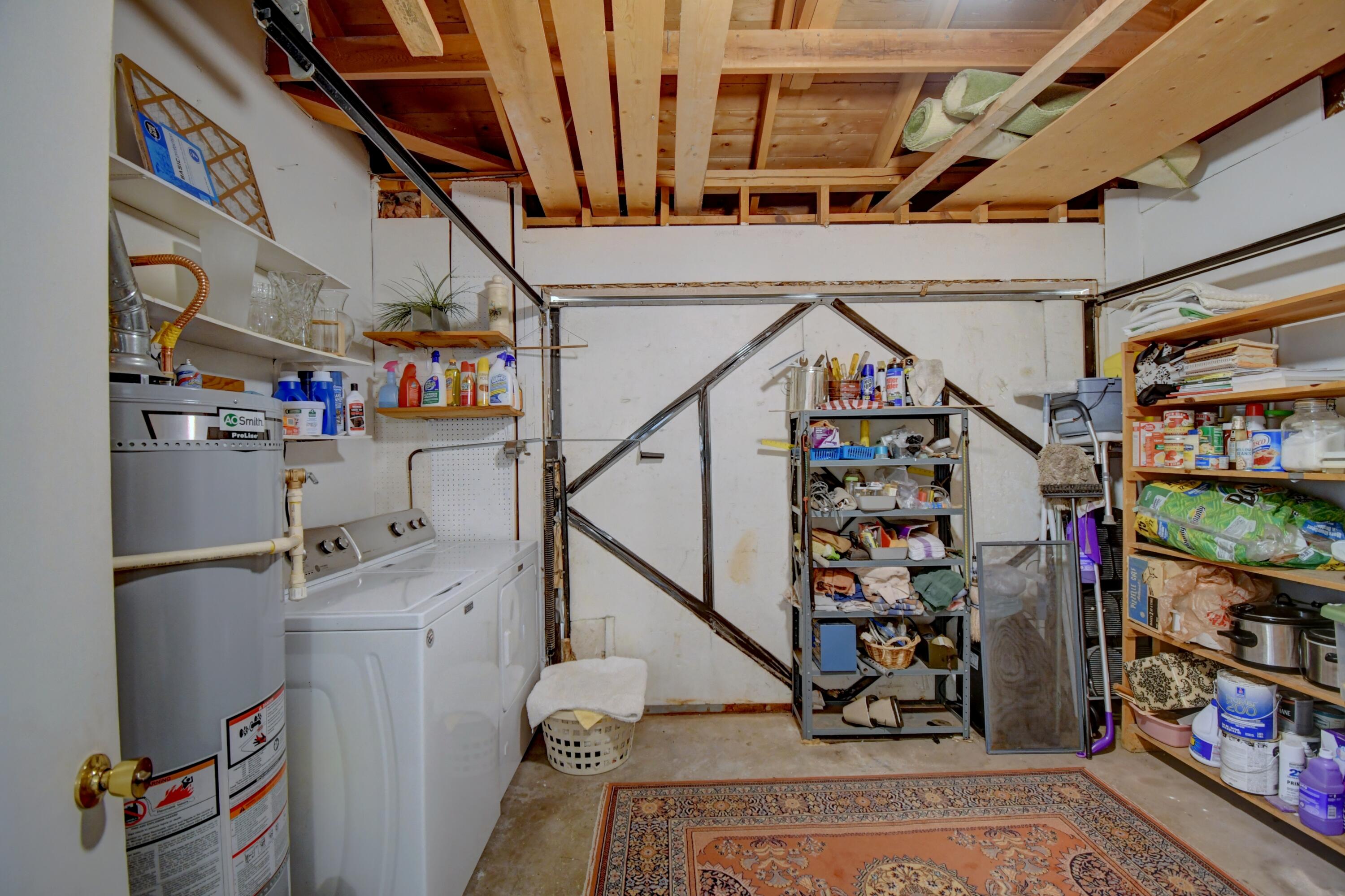 6904 EDWINA Avenue NE