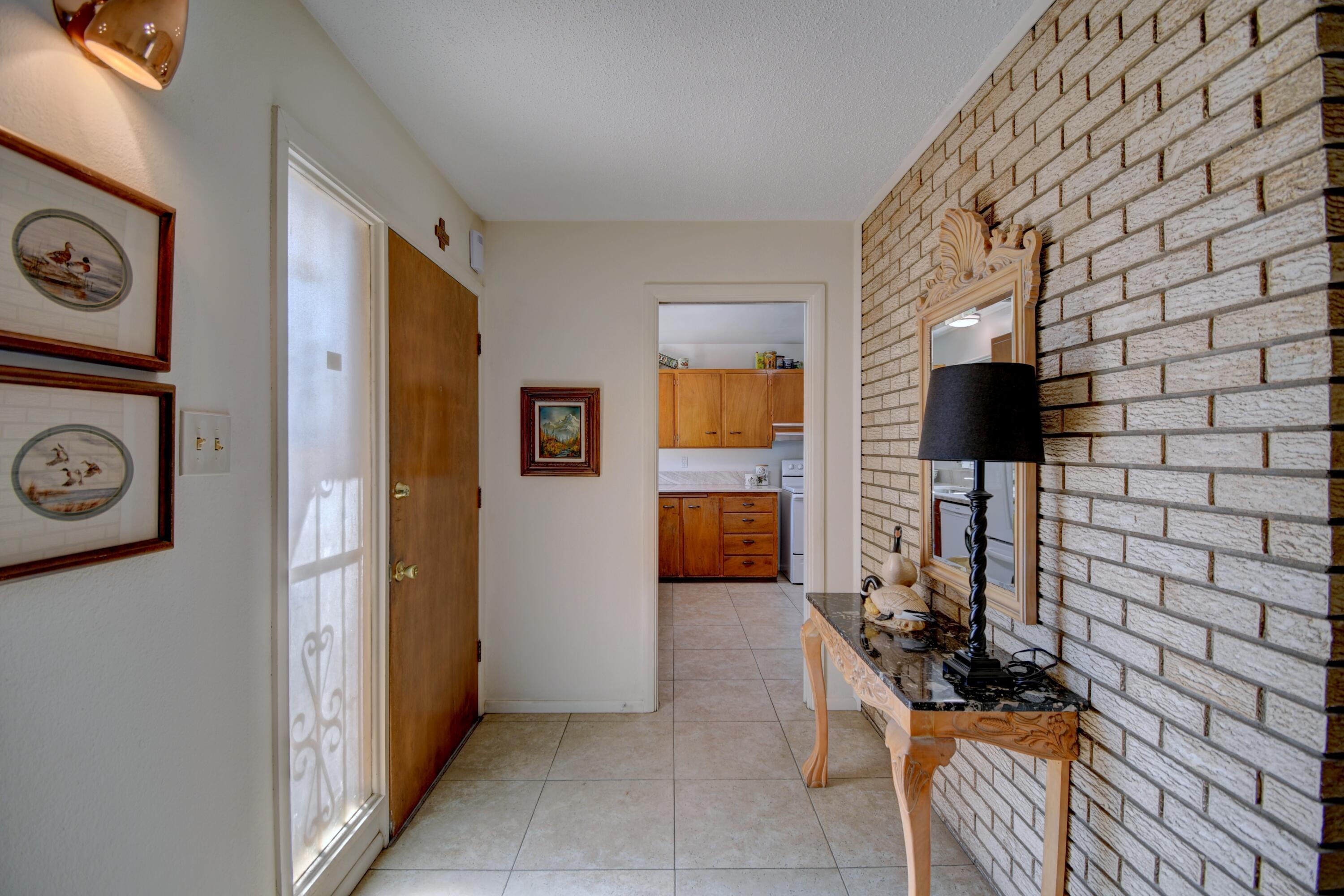 6904 EDWINA Avenue NE