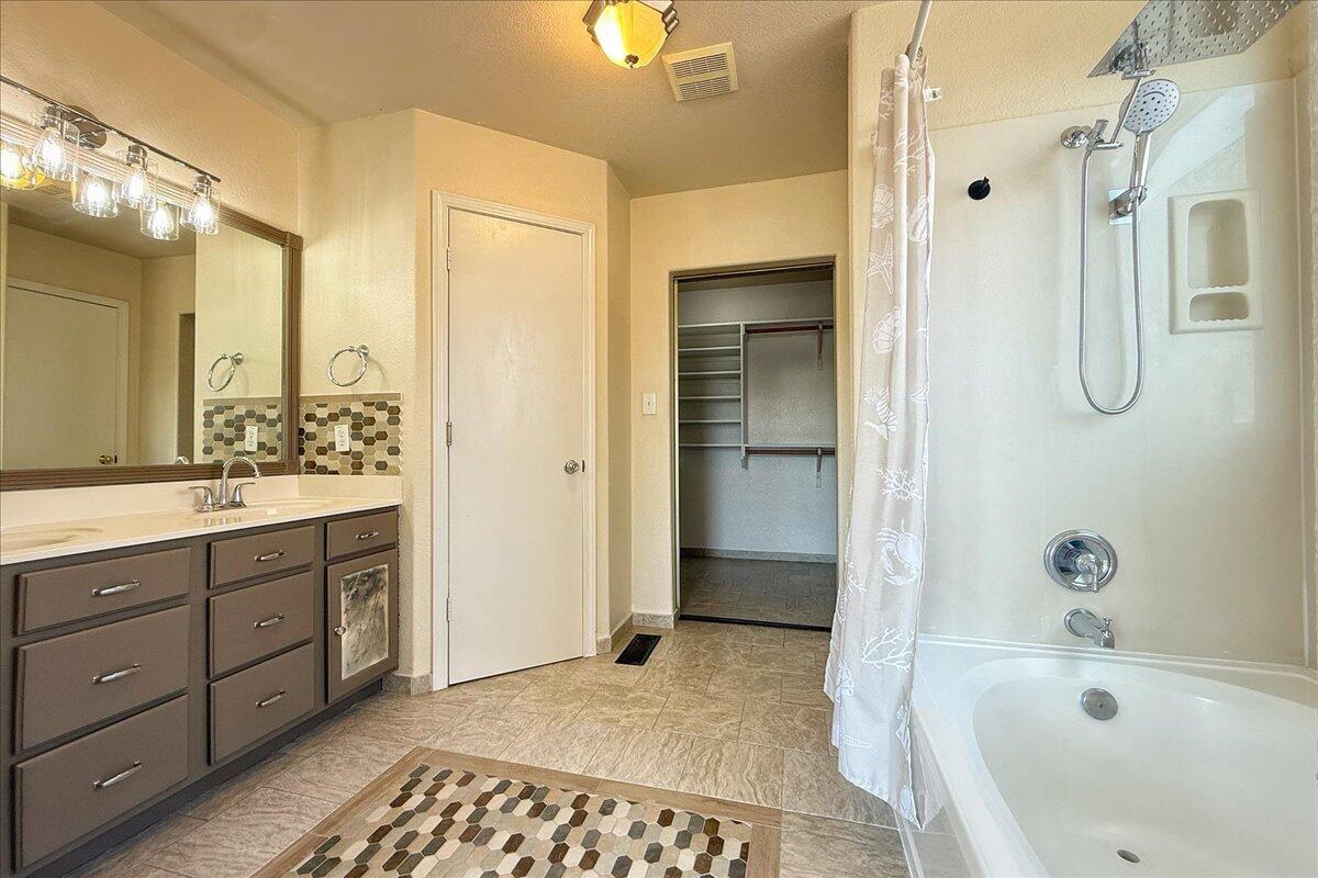 3043 LOGAN MEADOWS Drive NE