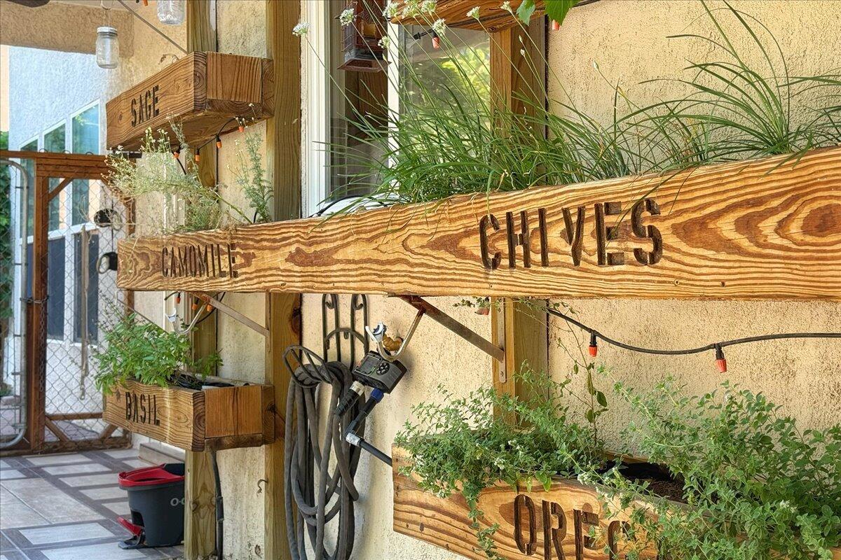 3043 LOGAN MEADOWS Drive NE