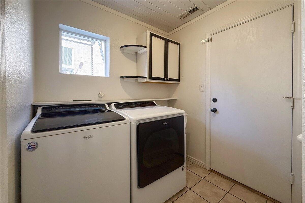 3043 LOGAN MEADOWS Drive NE