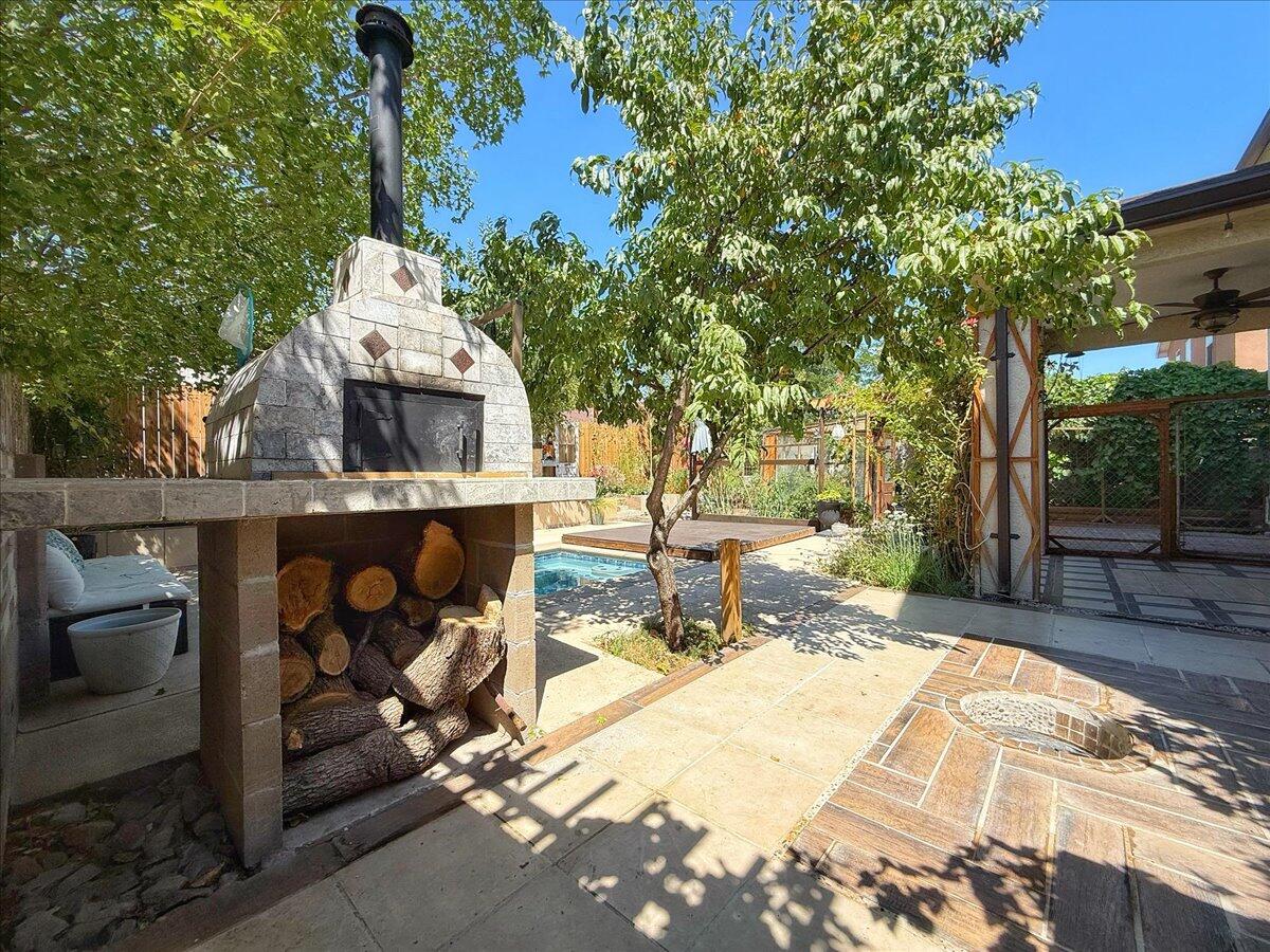 3043 LOGAN MEADOWS Drive NE