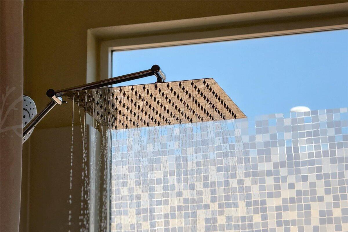 3043 LOGAN MEADOWS Drive NE