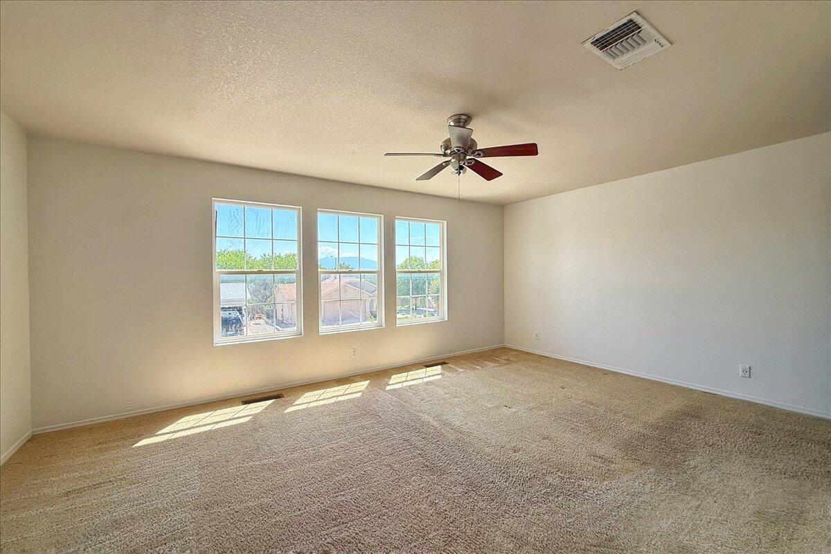 3043 LOGAN MEADOWS Drive NE