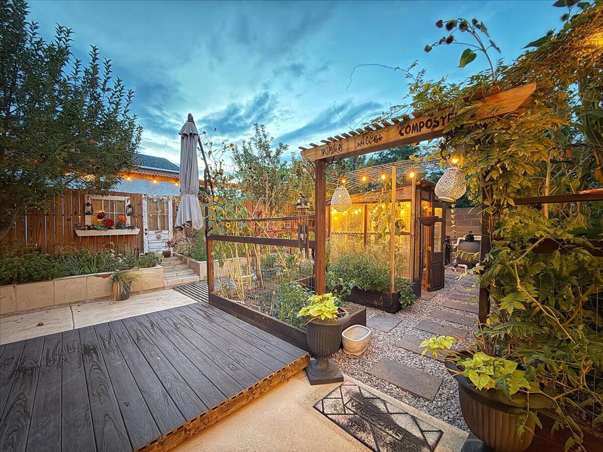 3043 LOGAN MEADOWS Drive NE