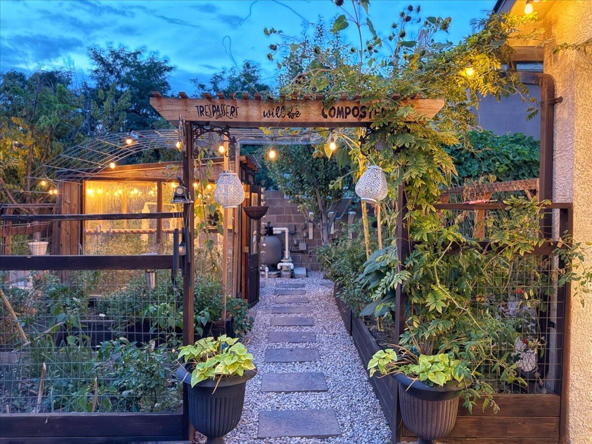 3043 LOGAN MEADOWS Drive NE