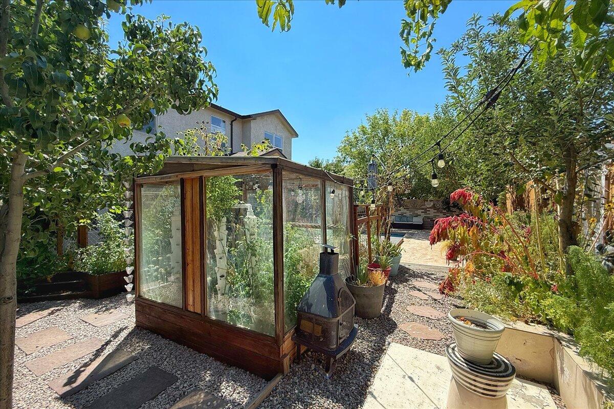 3043 LOGAN MEADOWS Drive NE