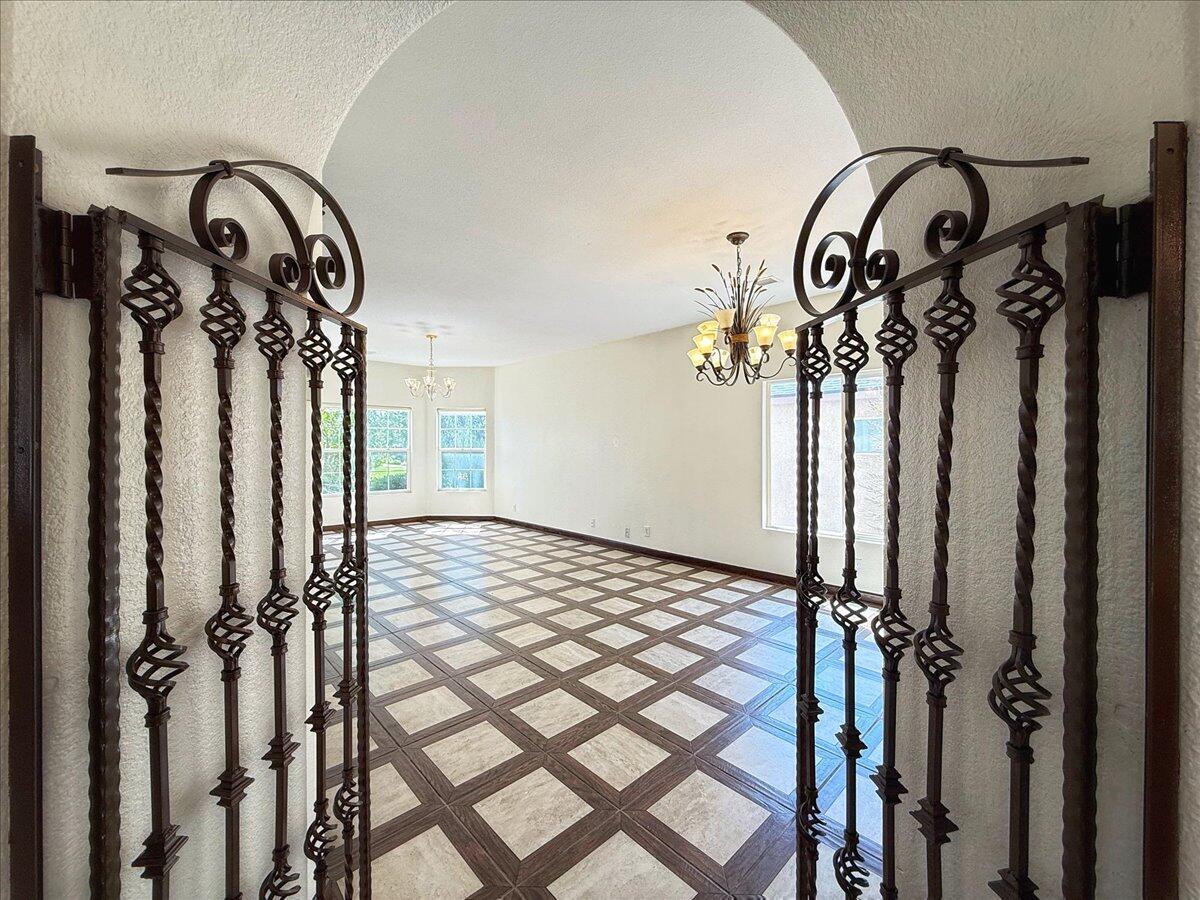 3043 LOGAN MEADOWS Drive NE