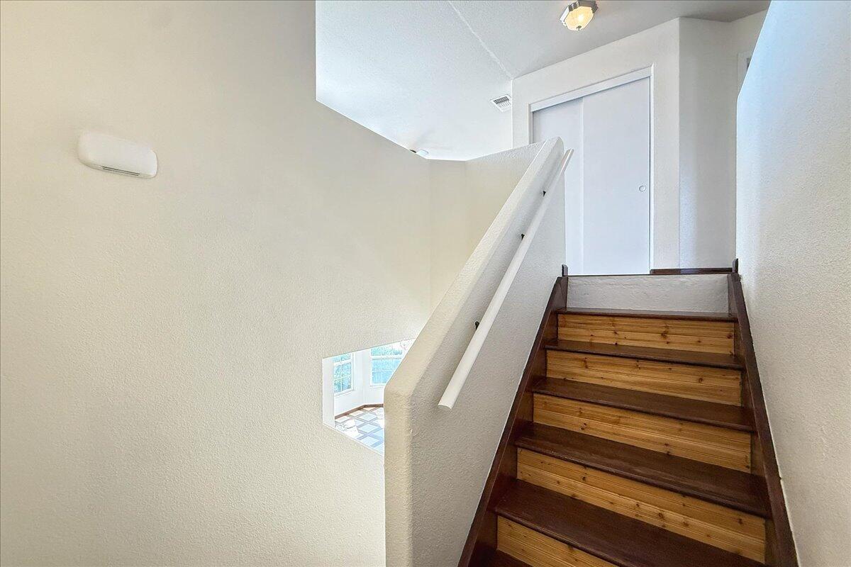 3043 LOGAN MEADOWS Drive NE